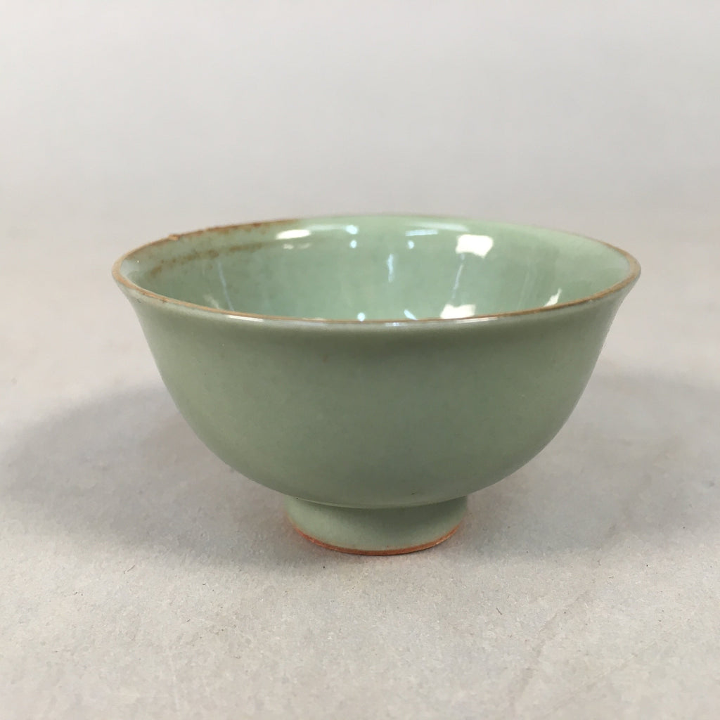 Japanese Porcelain Sake Cup Guinomi Sakazuki Vtg Green Celadon GU852