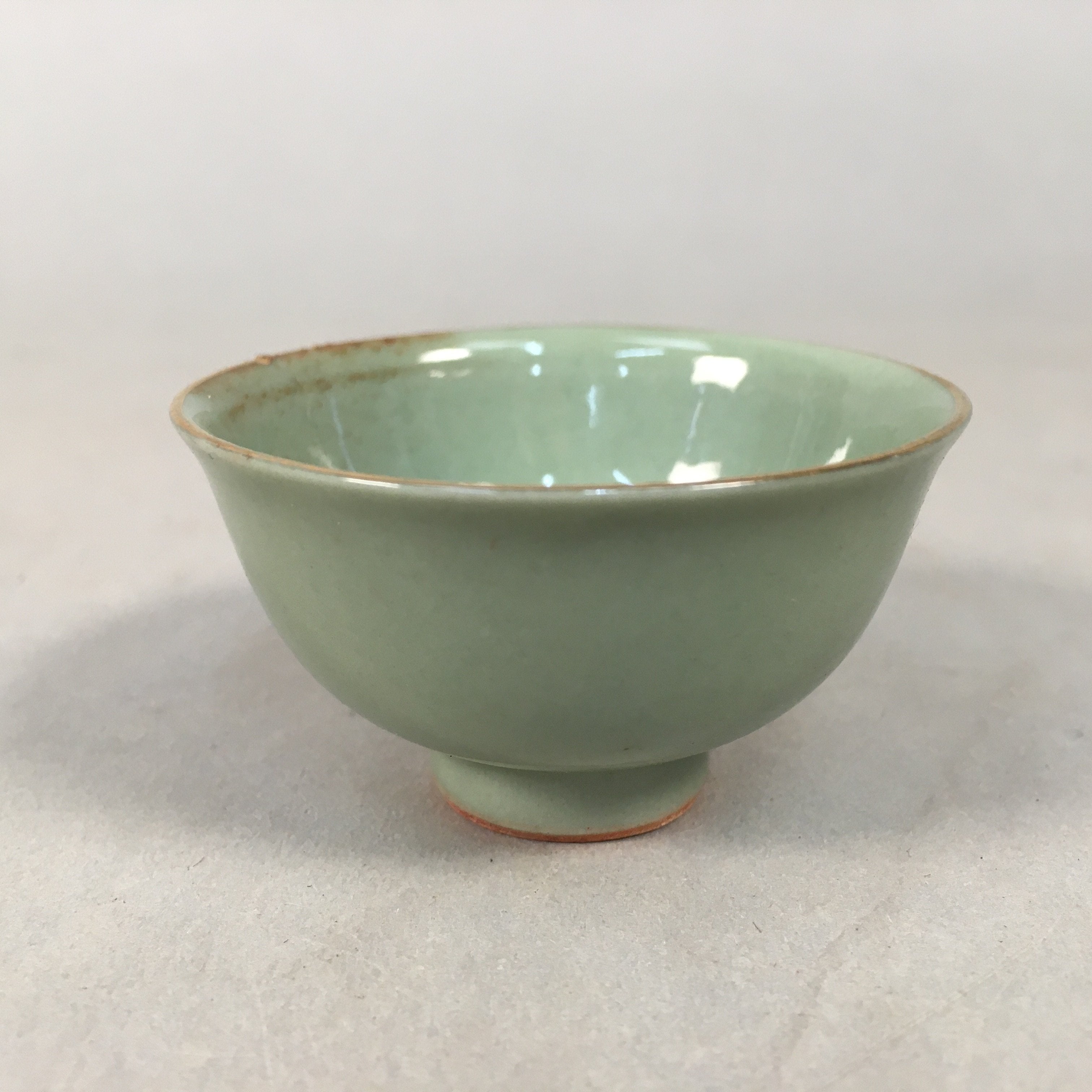Japanese Porcelain Sake Cup Guinomi Sakazuki Vtg Green Celadon GU852