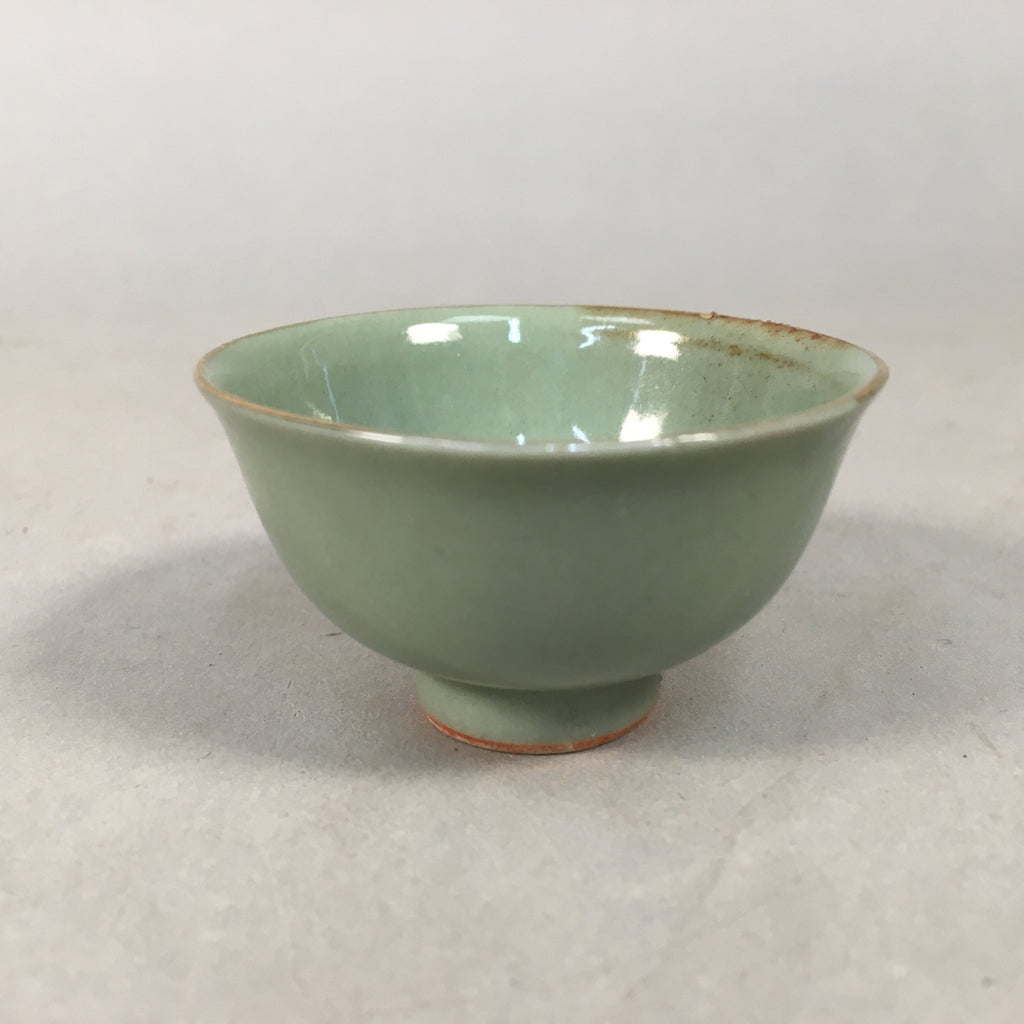 Japanese Porcelain Sake Cup Guinomi Sakazuki Vtg Green Celadon GU852