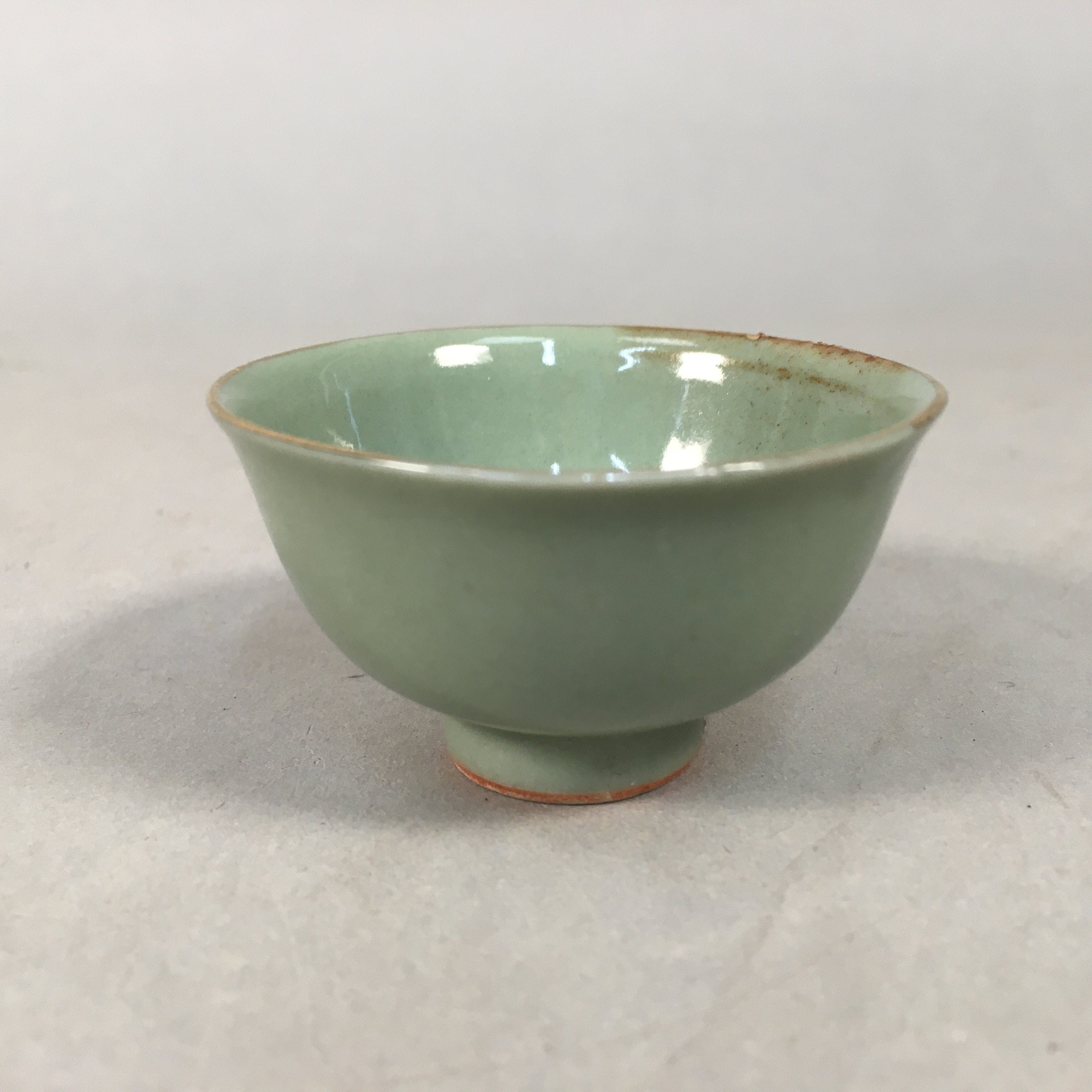 Japanese Porcelain Sake Cup Guinomi Sakazuki Vtg Green Celadon GU852