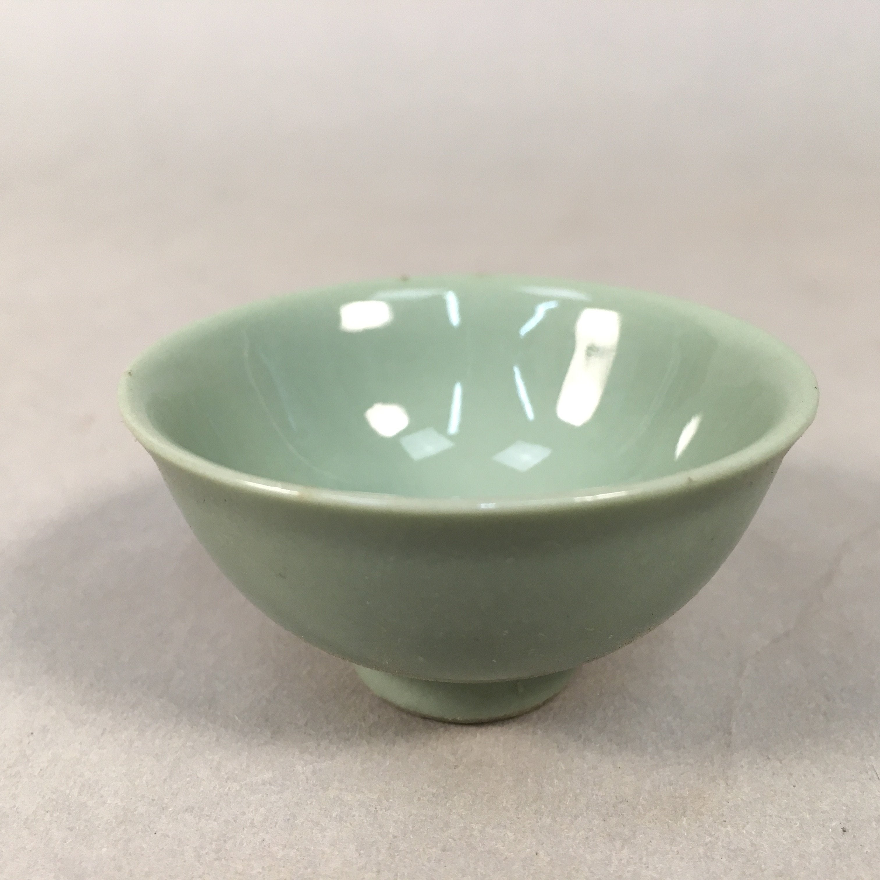 Japanese Porcelain Sake Cup Guinomi Sakazuki Vtg Green Celadon GU853