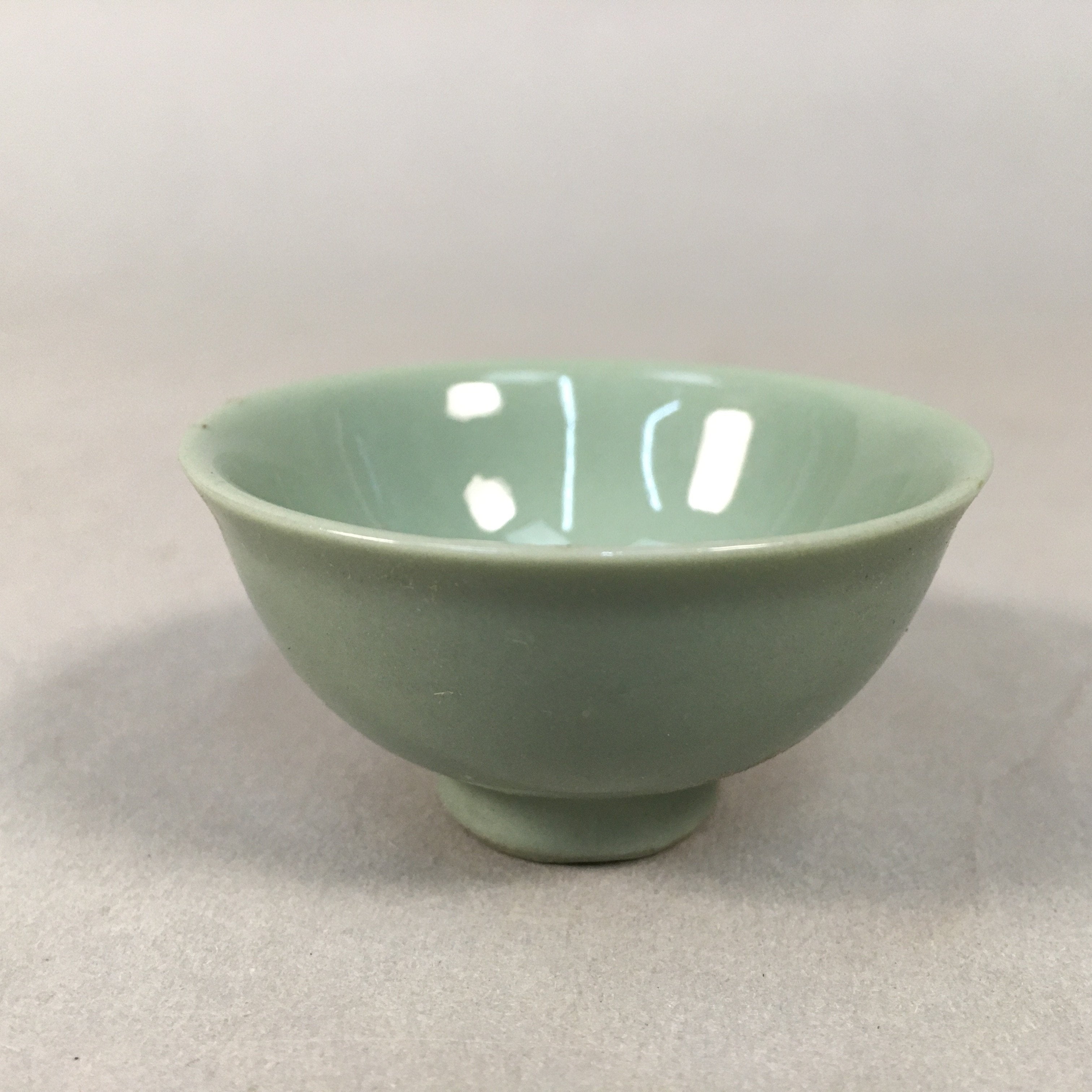 Japanese Porcelain Sake Cup Guinomi Sakazuki Vtg Green Celadon GU853