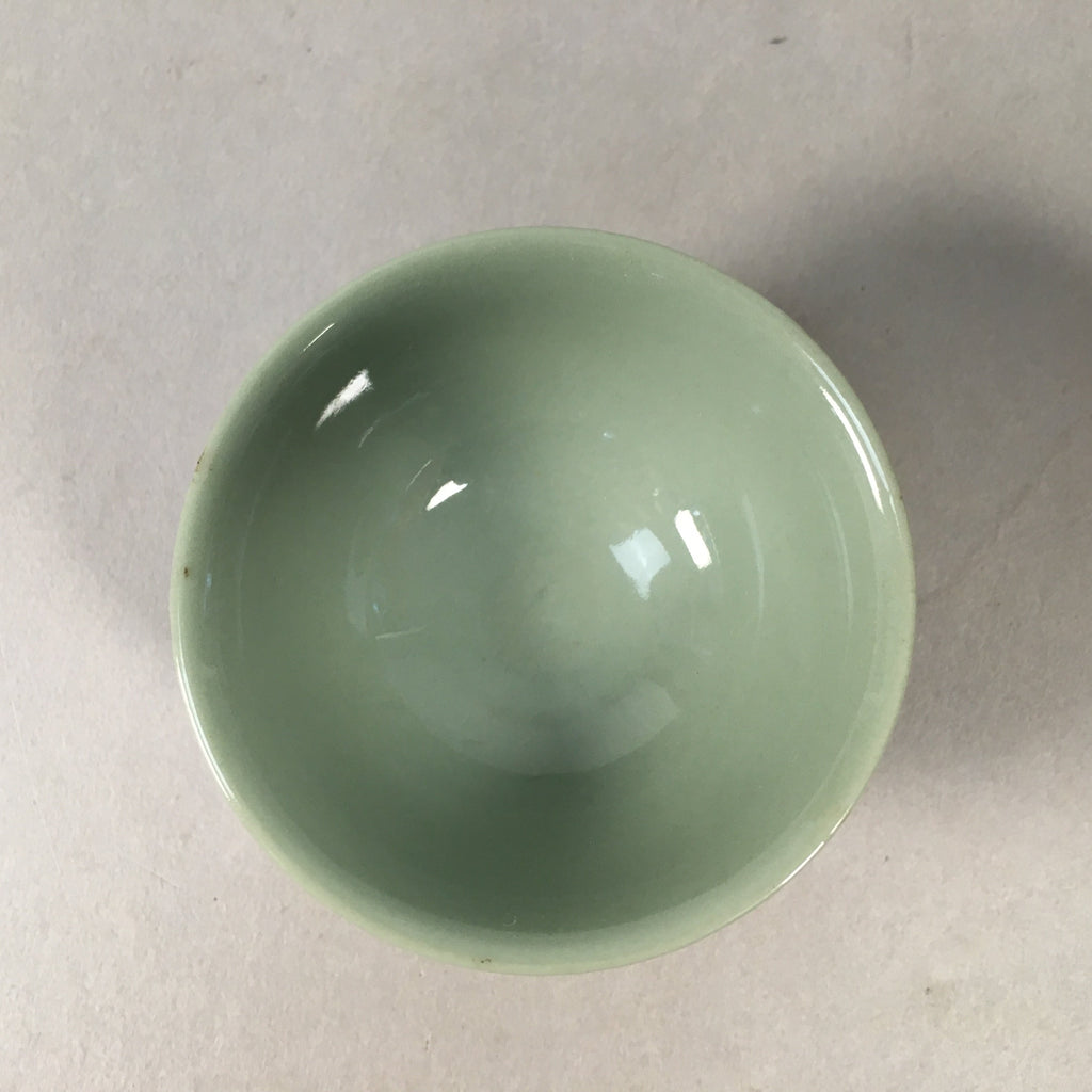 Japanese Porcelain Sake Cup Guinomi Sakazuki Vtg Green Celadon GU853