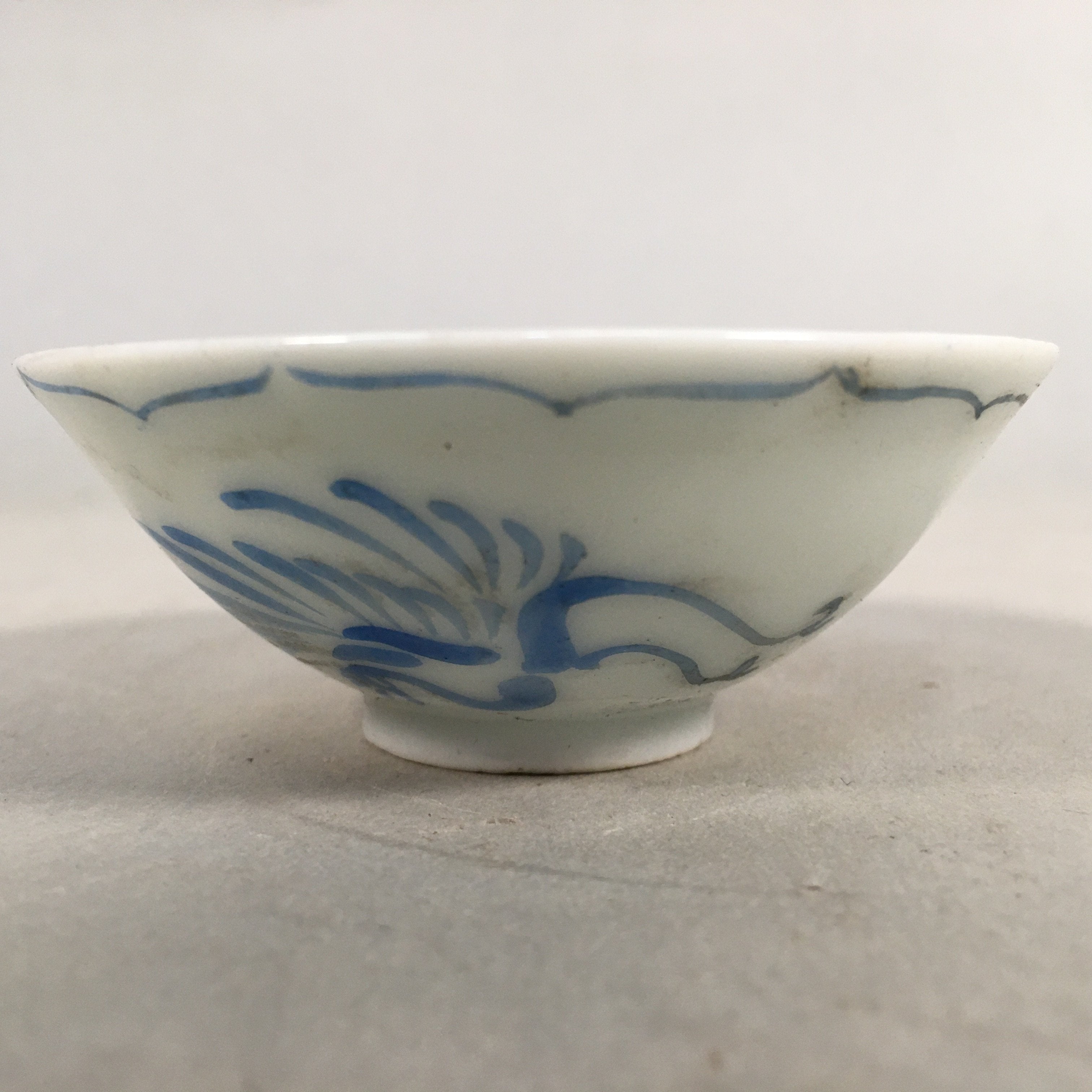 Japanese Porcelain Sake Cup Guinomi Sakazuki Vtg Phoenix Blue White GU777