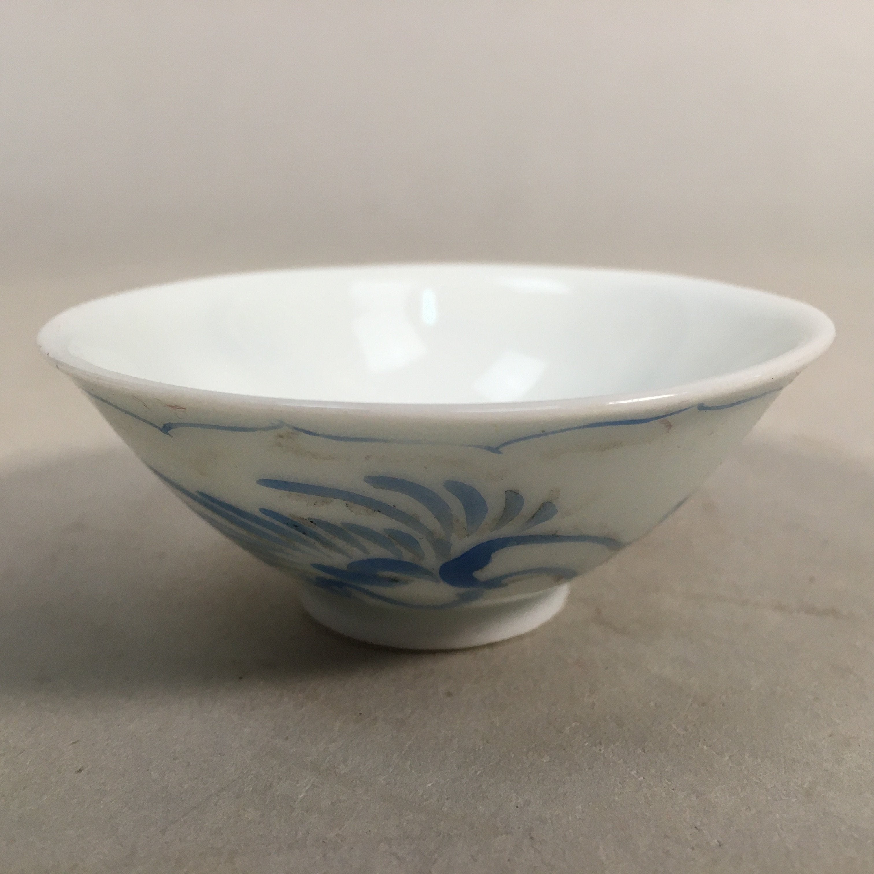 Japanese Porcelain Sake Cup Guinomi Sakazuki Vtg Phoenix Blue White GU790