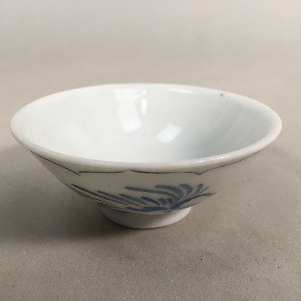 Japanese Porcelain Sake Cup Guinomi Sakazuki Vtg Phoenix Blue White GU791