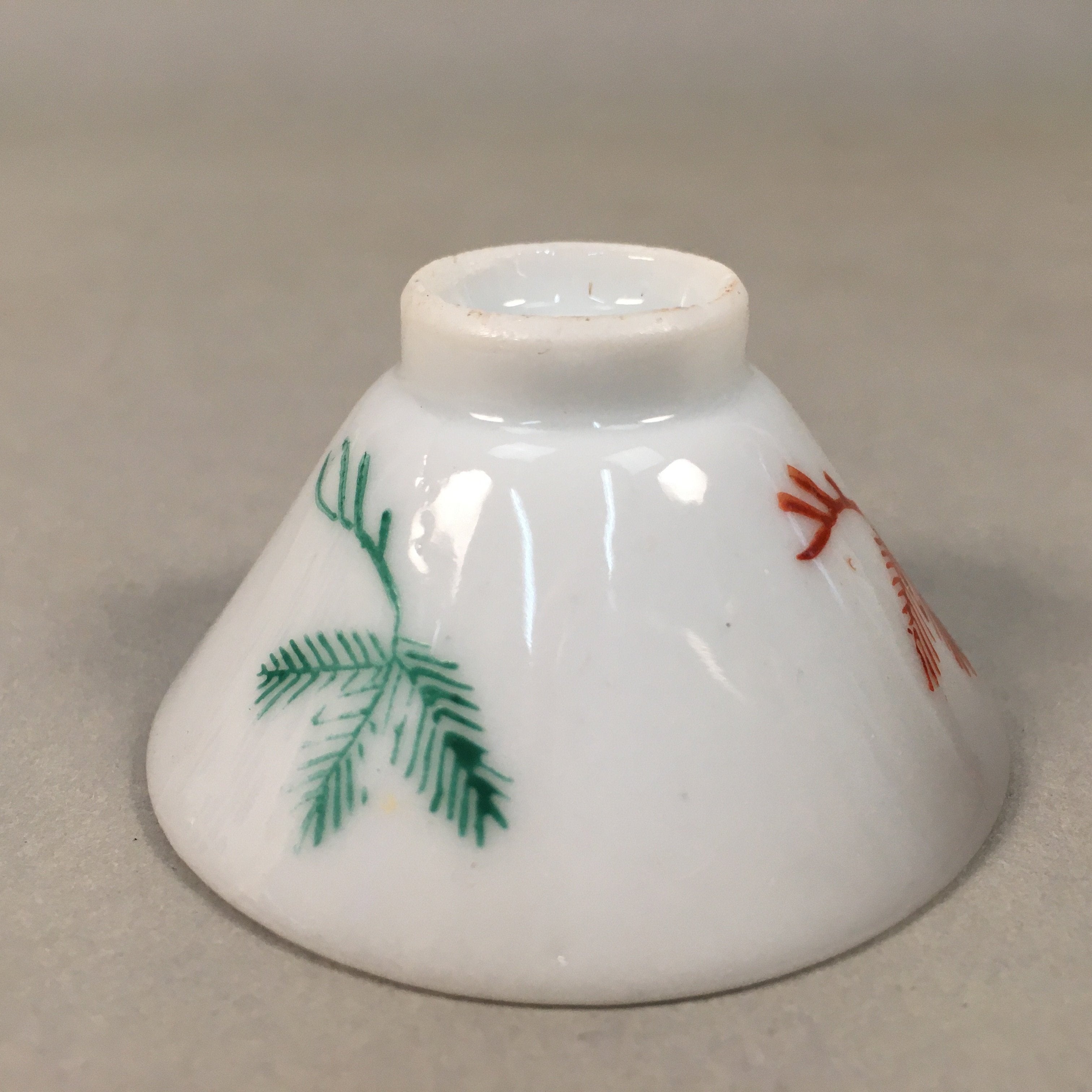 Japanese Porcelain Sake Cup Guinomi Sakazuki Vtg Pine Tree White Red GU863