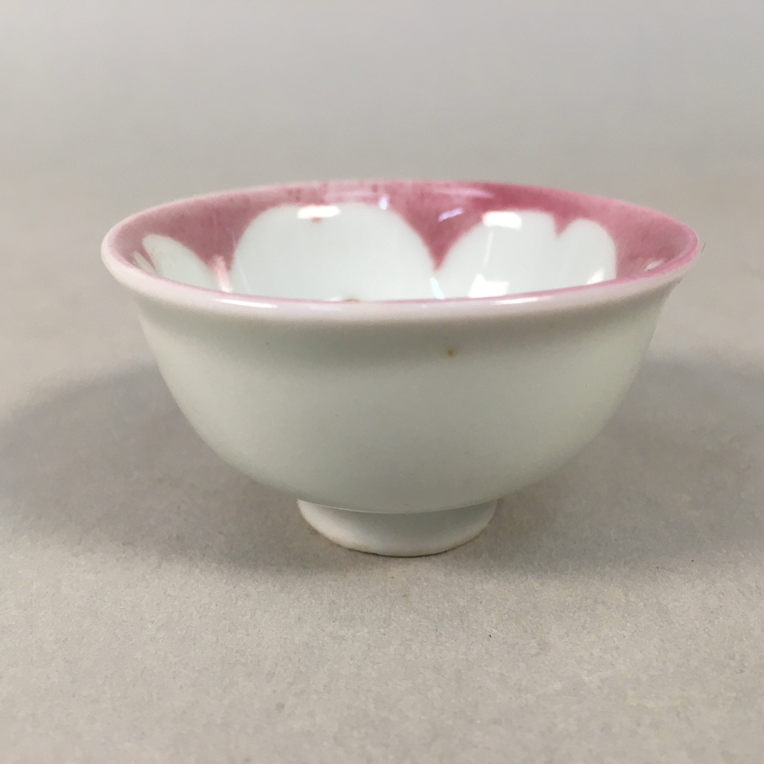 Japanese Porcelain Sake Cup Guinomi Sakazuki Vtg Pink White Sakura GU859