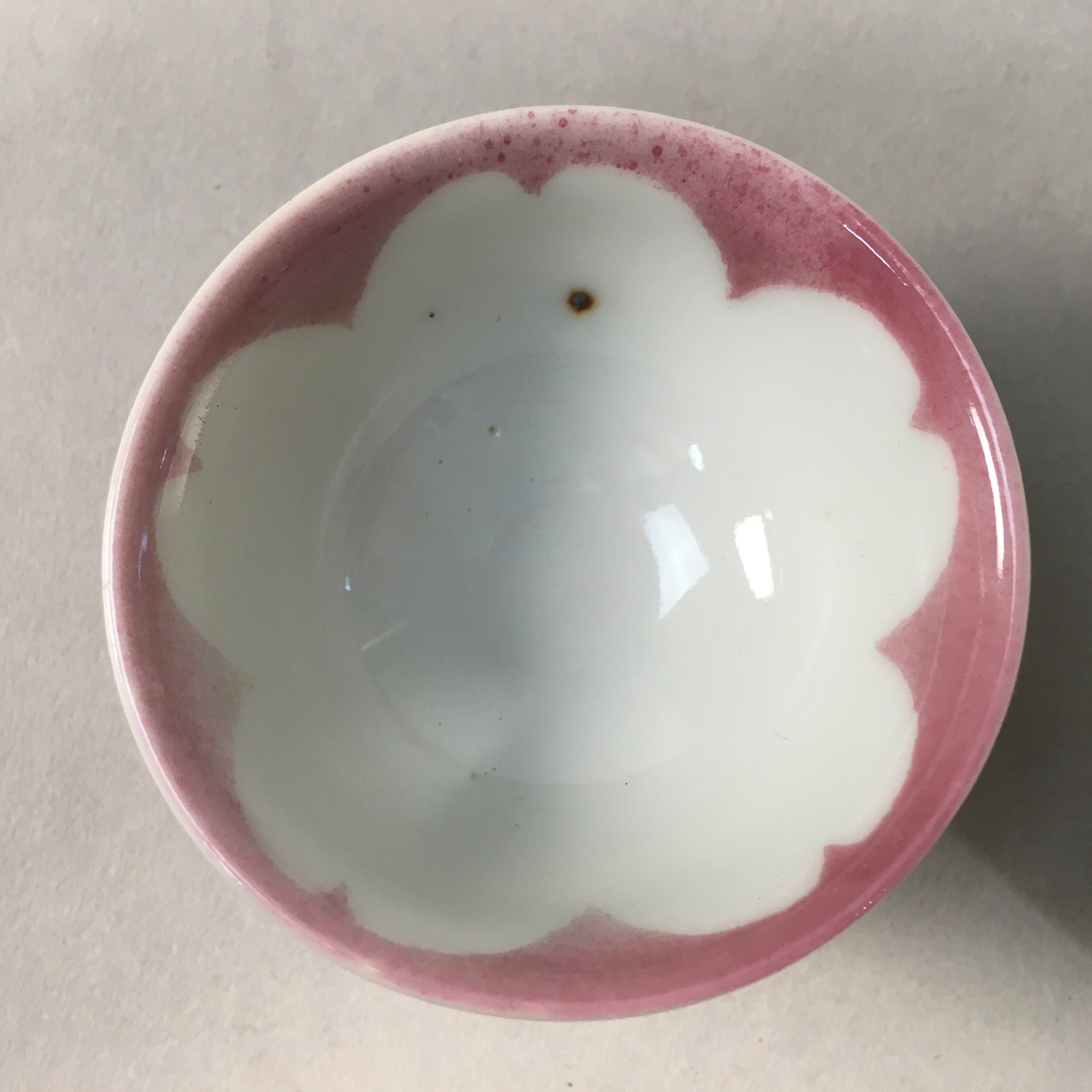 Japanese Porcelain Sake Cup Guinomi Sakazuki Vtg Pink White Sakura GU859