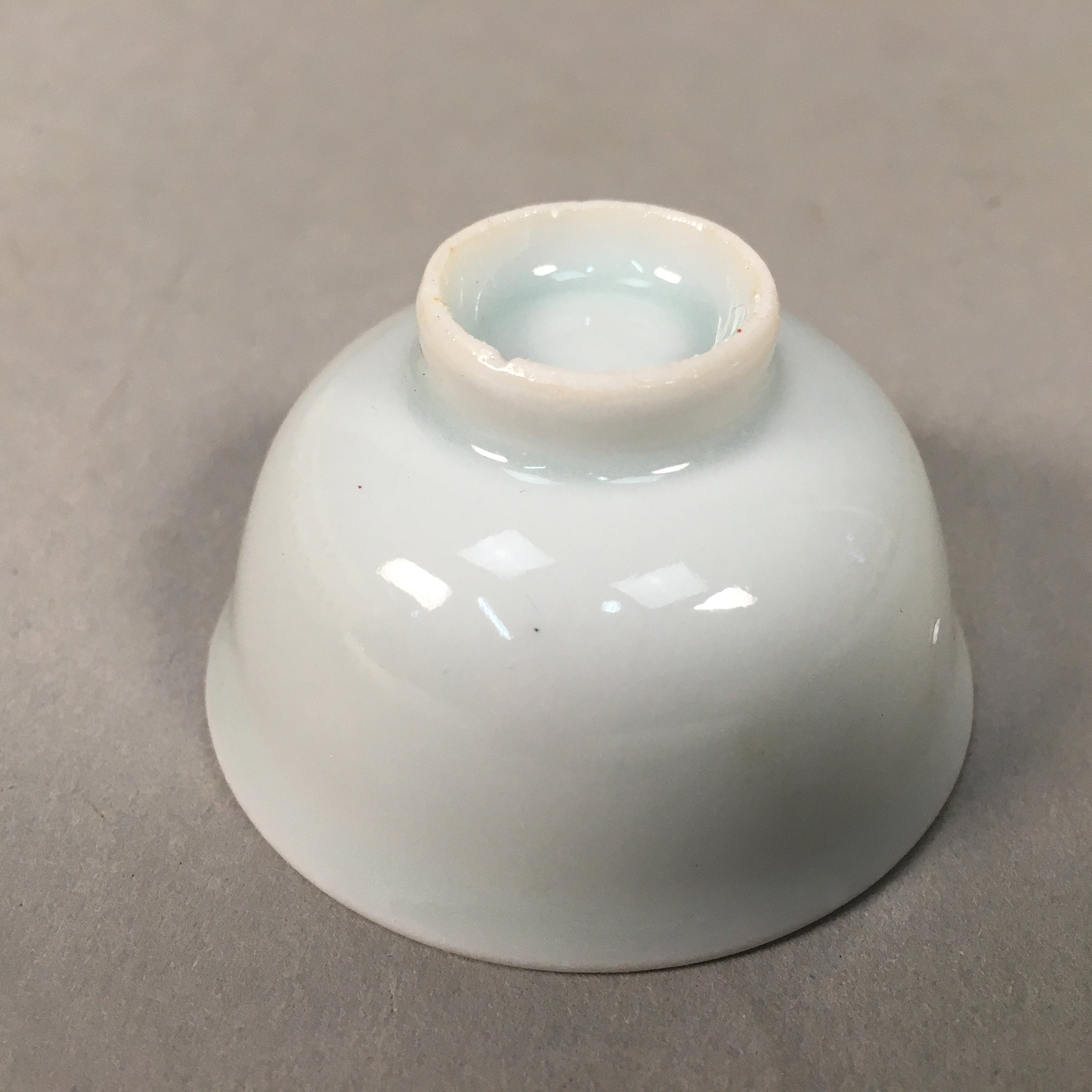 Japanese Porcelain Sake Cup Guinomi Sakazuki Vtg Pink White Sakura GU859