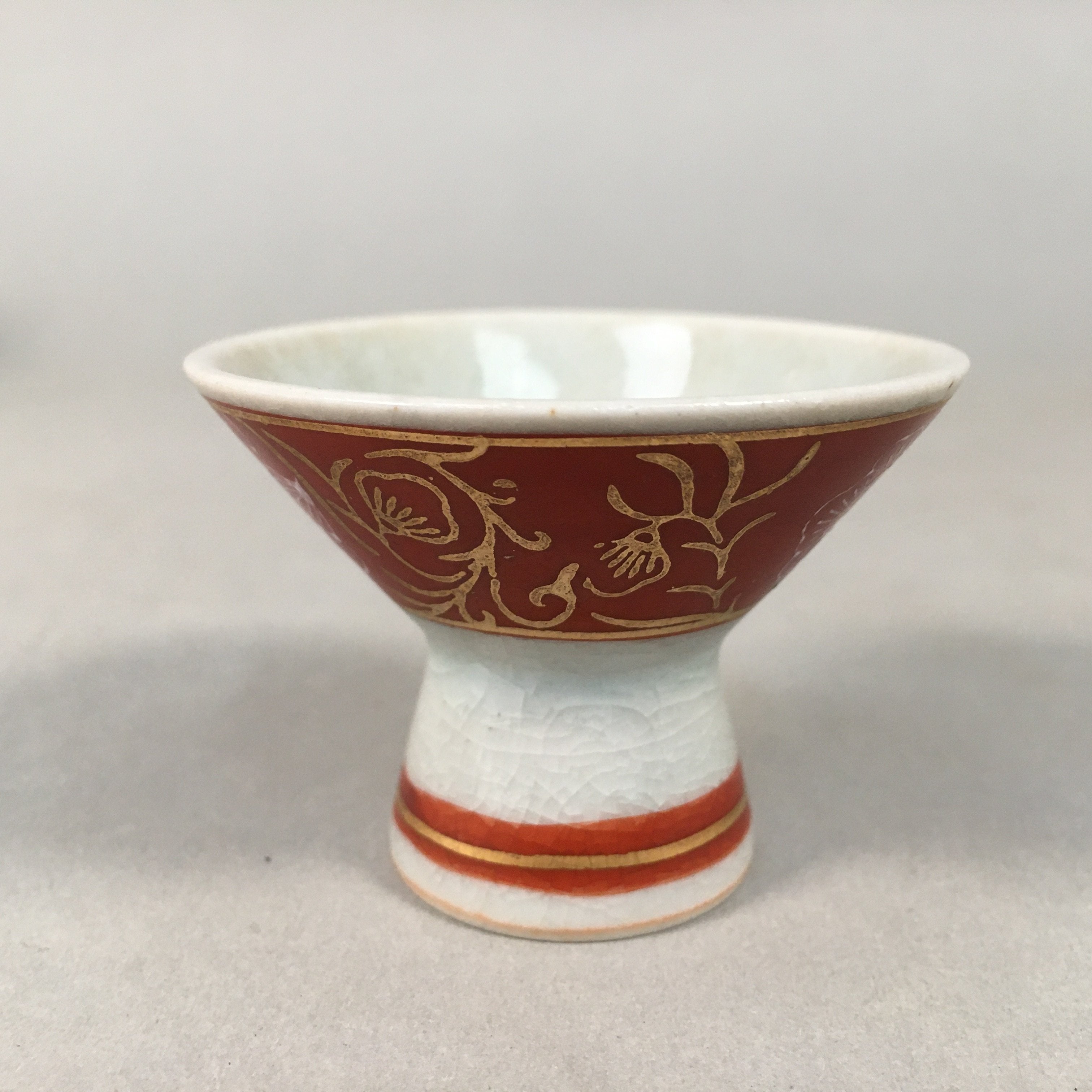 Japanese Porcelain Sake Cup Guinomi Sakazuki Vtg Red Gold Crackle GU869