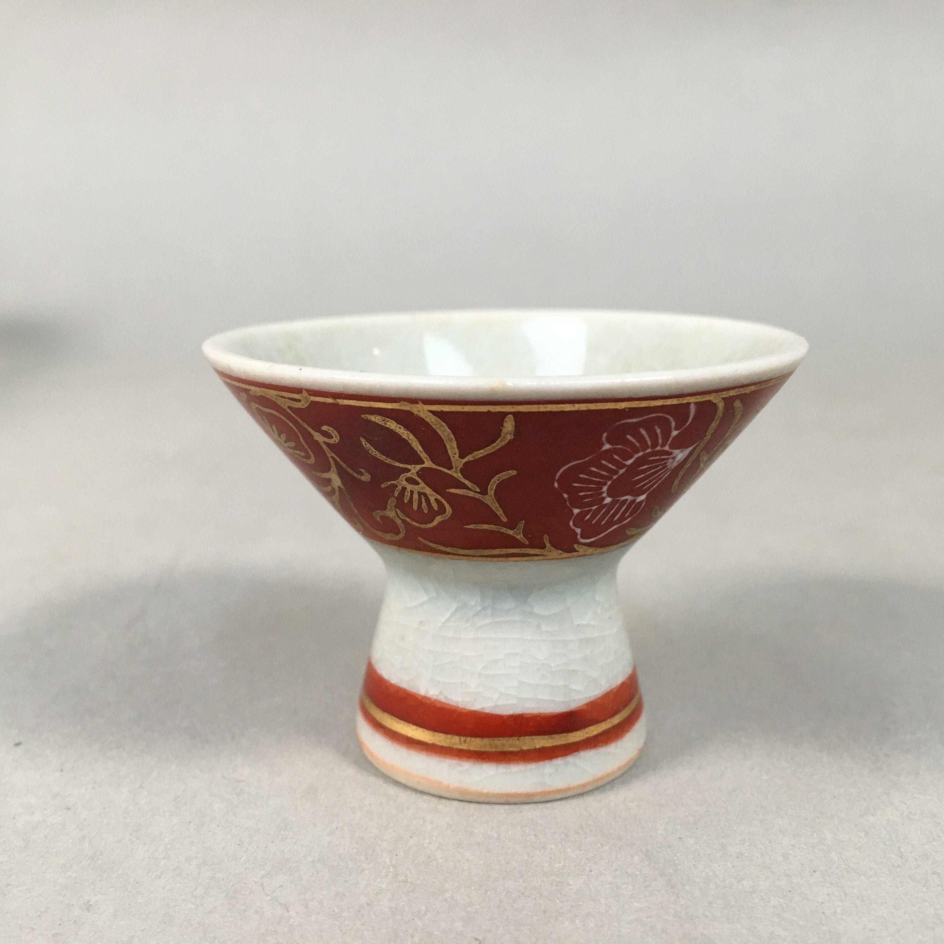 Japanese Porcelain Sake Cup Guinomi Sakazuki Vtg Red Gold Crackle GU869