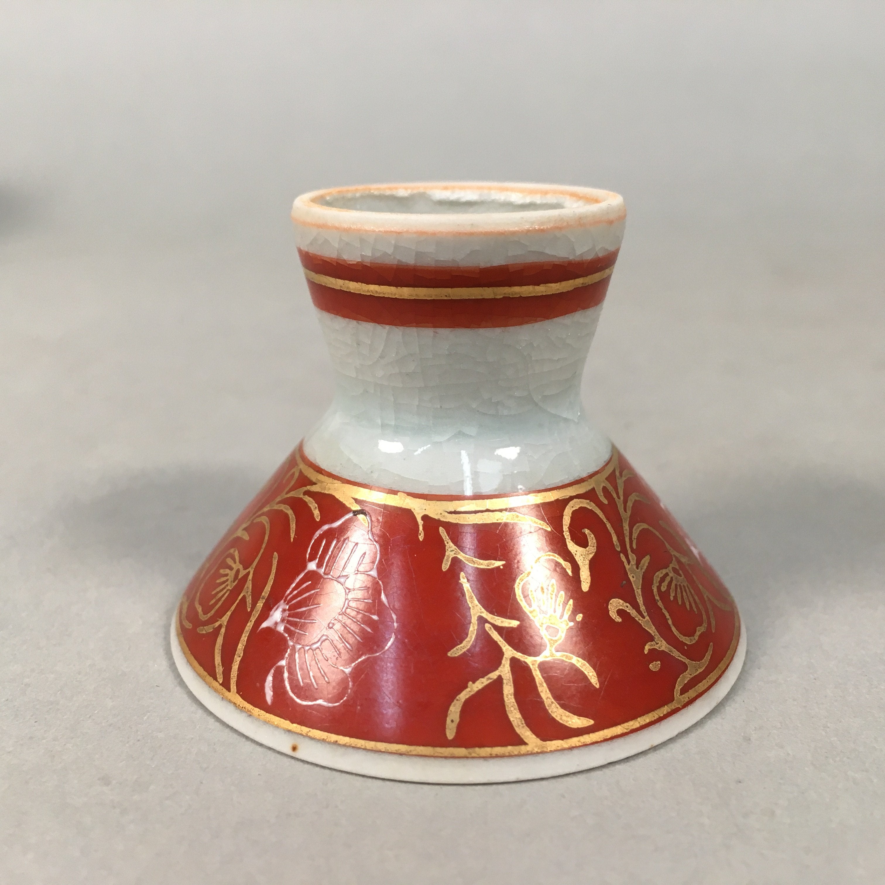 Japanese Porcelain Sake Cup Guinomi Sakazuki Vtg Red Gold Crackle GU869