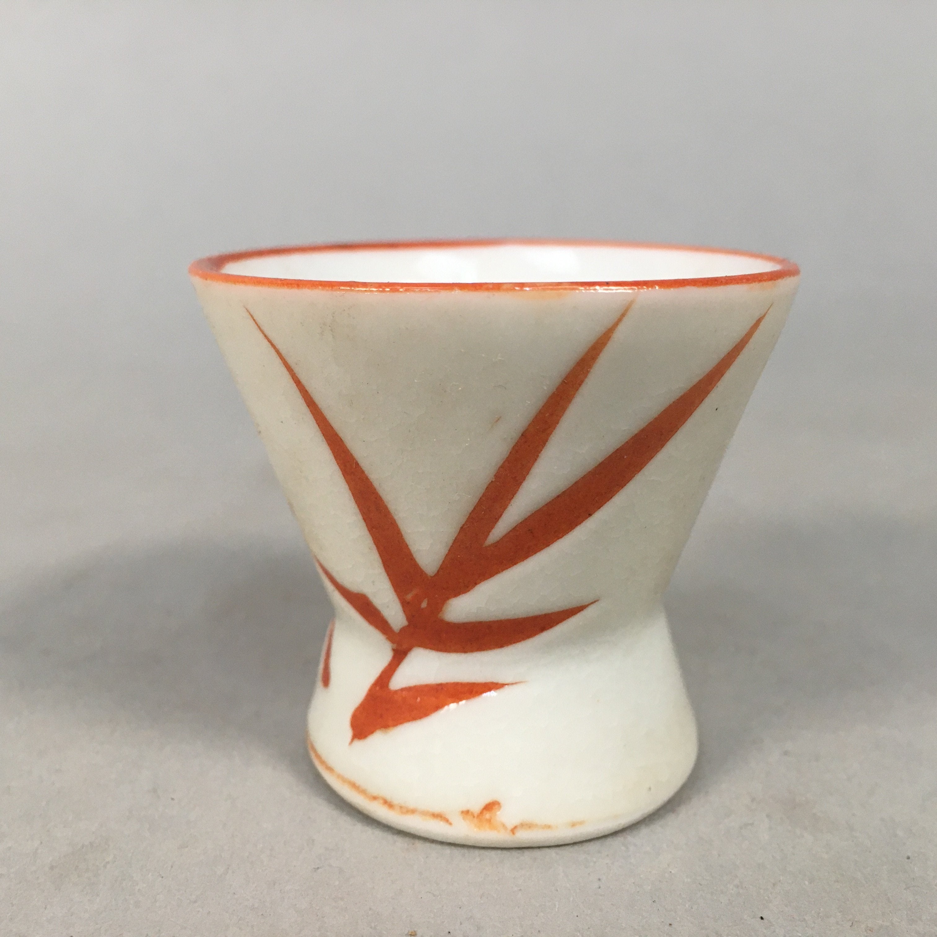 Japanese Porcelain Sake Cup Guinomi Sakazuki Vtg Red White Leaf GU826