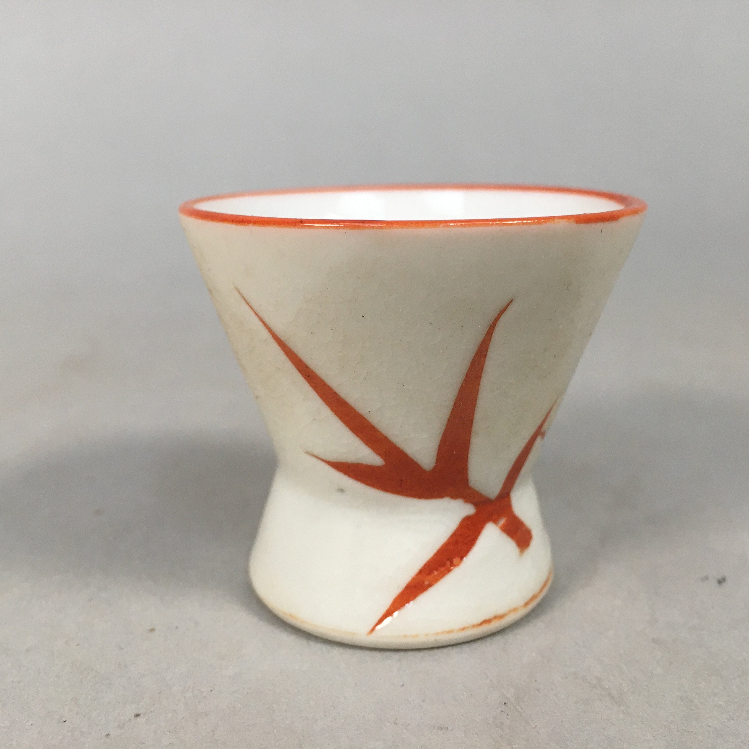 Japanese Porcelain Sake Cup Guinomi Sakazuki Vtg Red White Leaf GU826