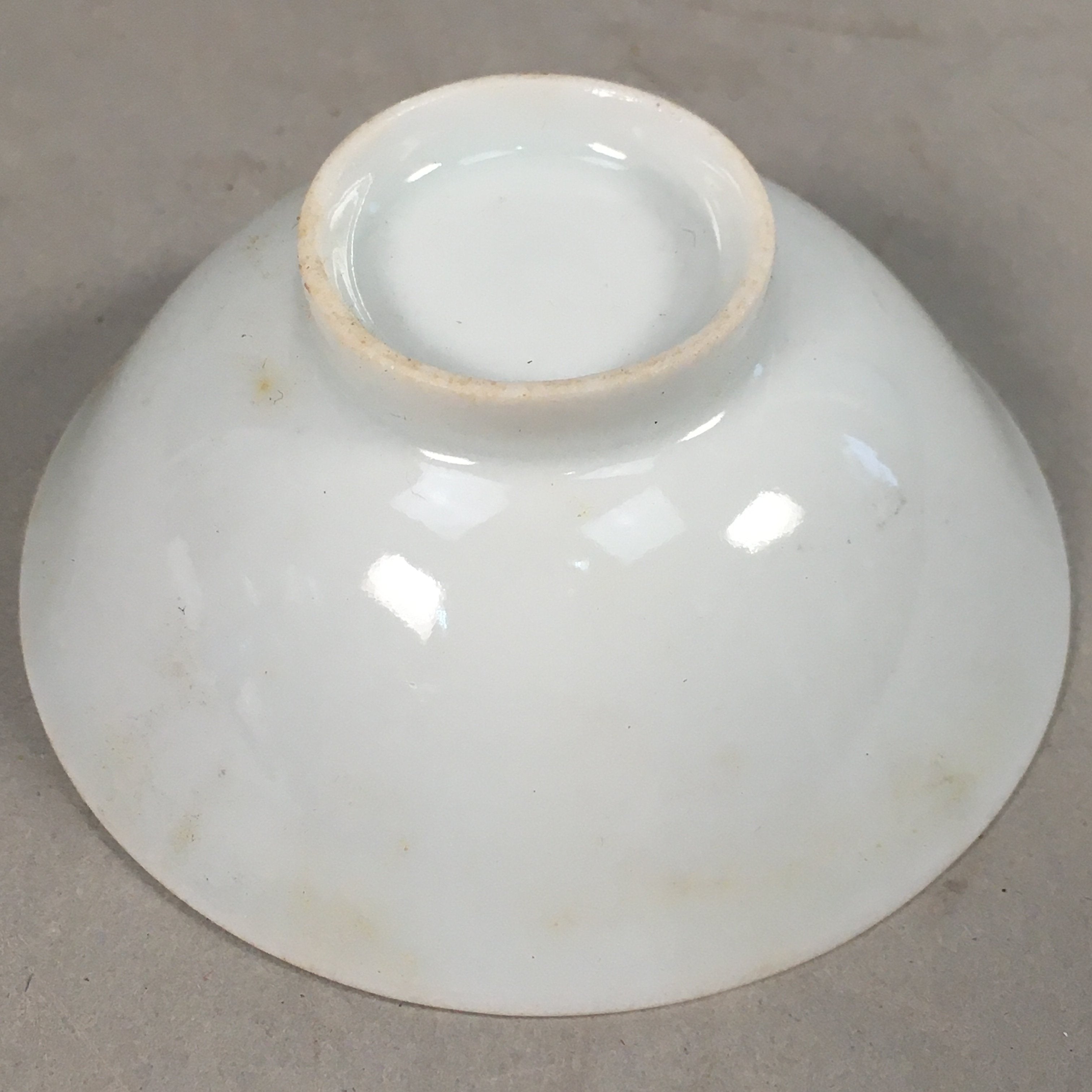 Japanese Porcelain Sake Cup Guinomi Sakazuki Vtg White GU805