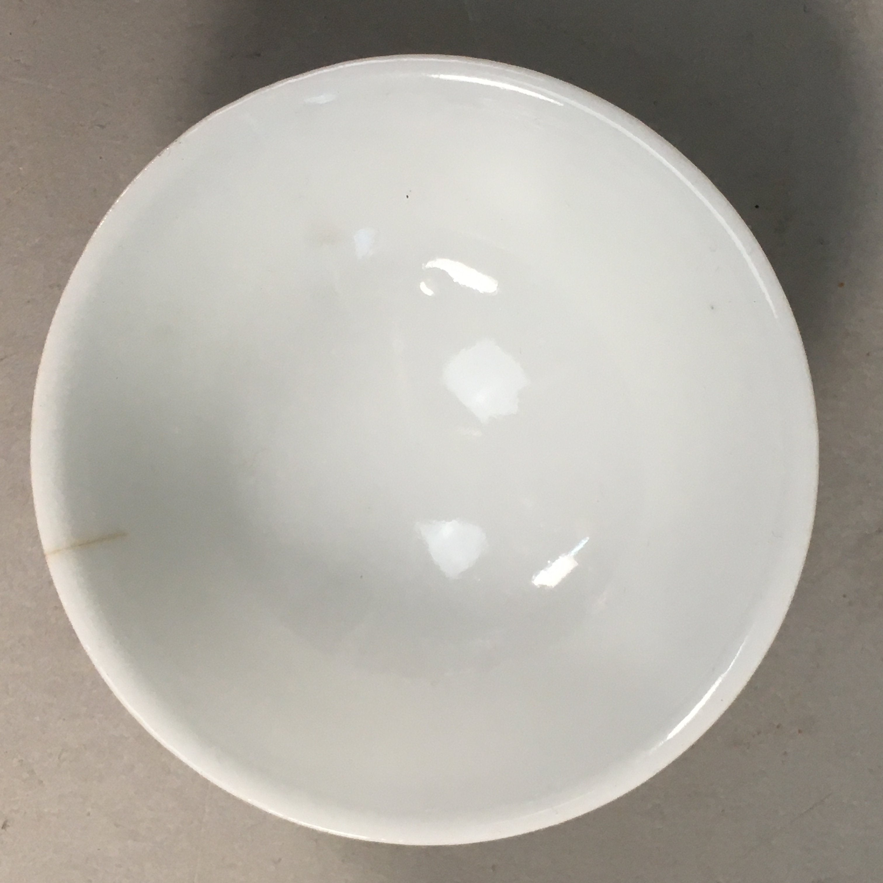 Japanese Porcelain Sake Cup Guinomi Sakazuki Vtg White GU806