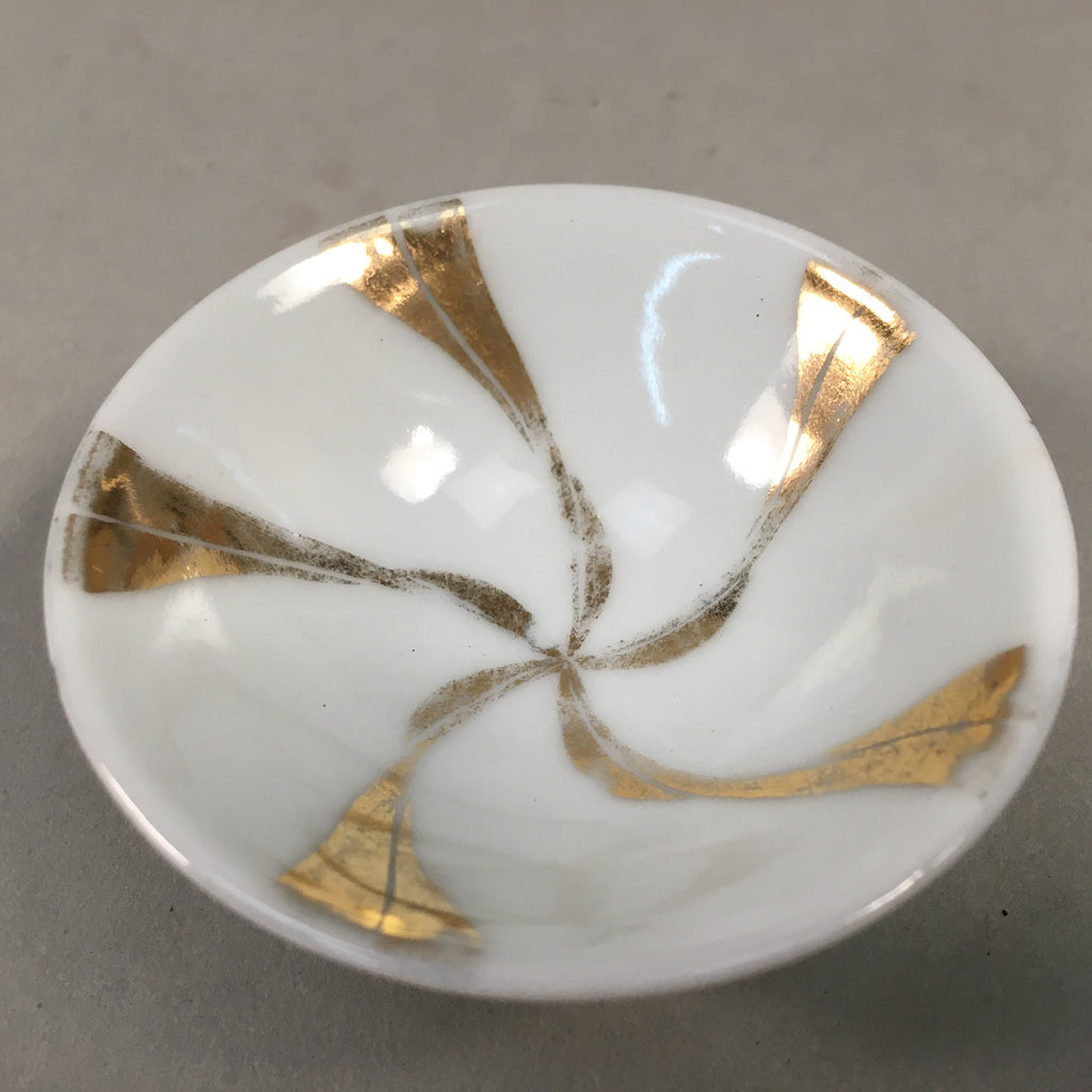 Japanese Porcelain Sake Cup Guinomi Sakazuki Vtg White Gold Ribbon GU858