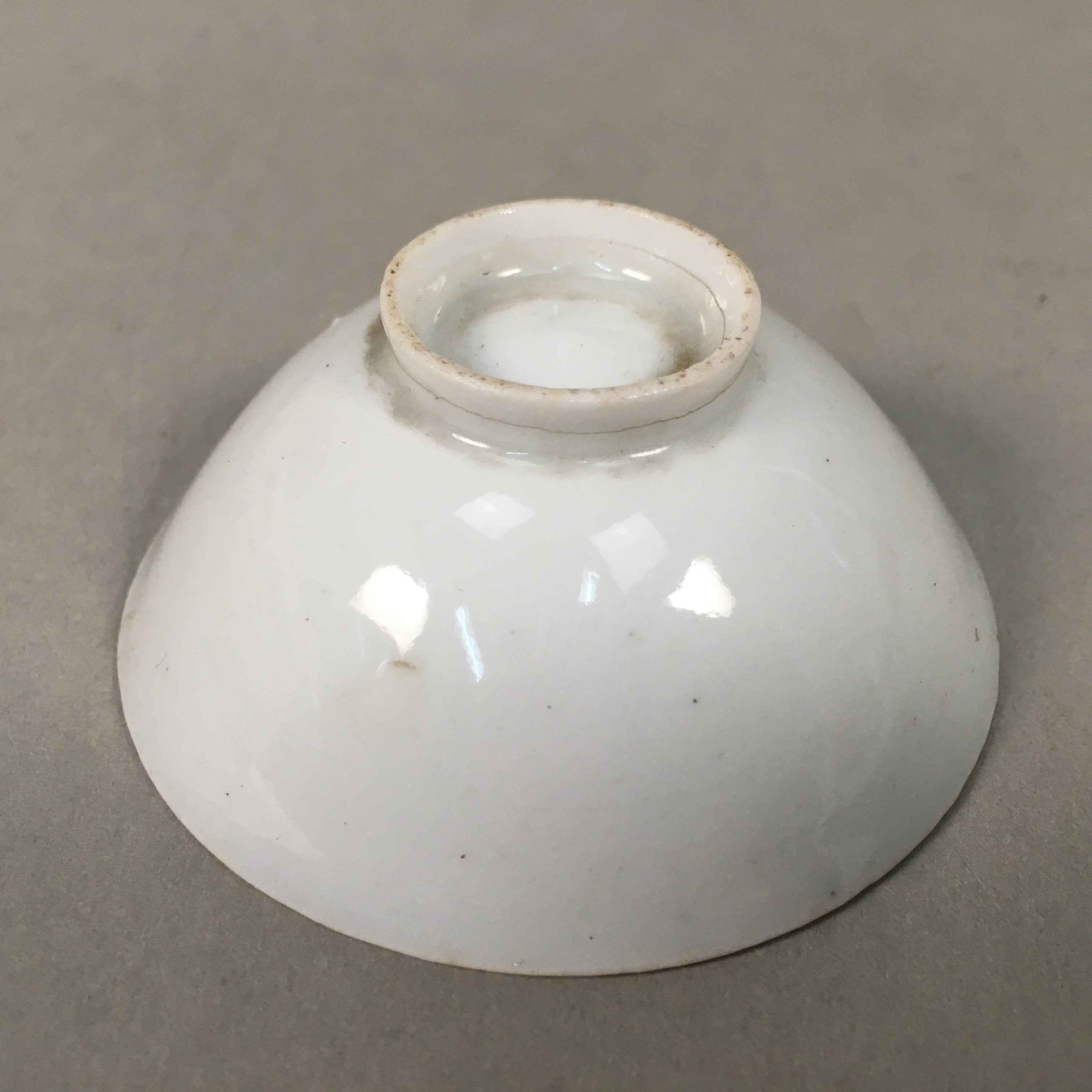Japanese Porcelain Sake Cup Guinomi Sakazuki Vtg White Kanji Gold GU873