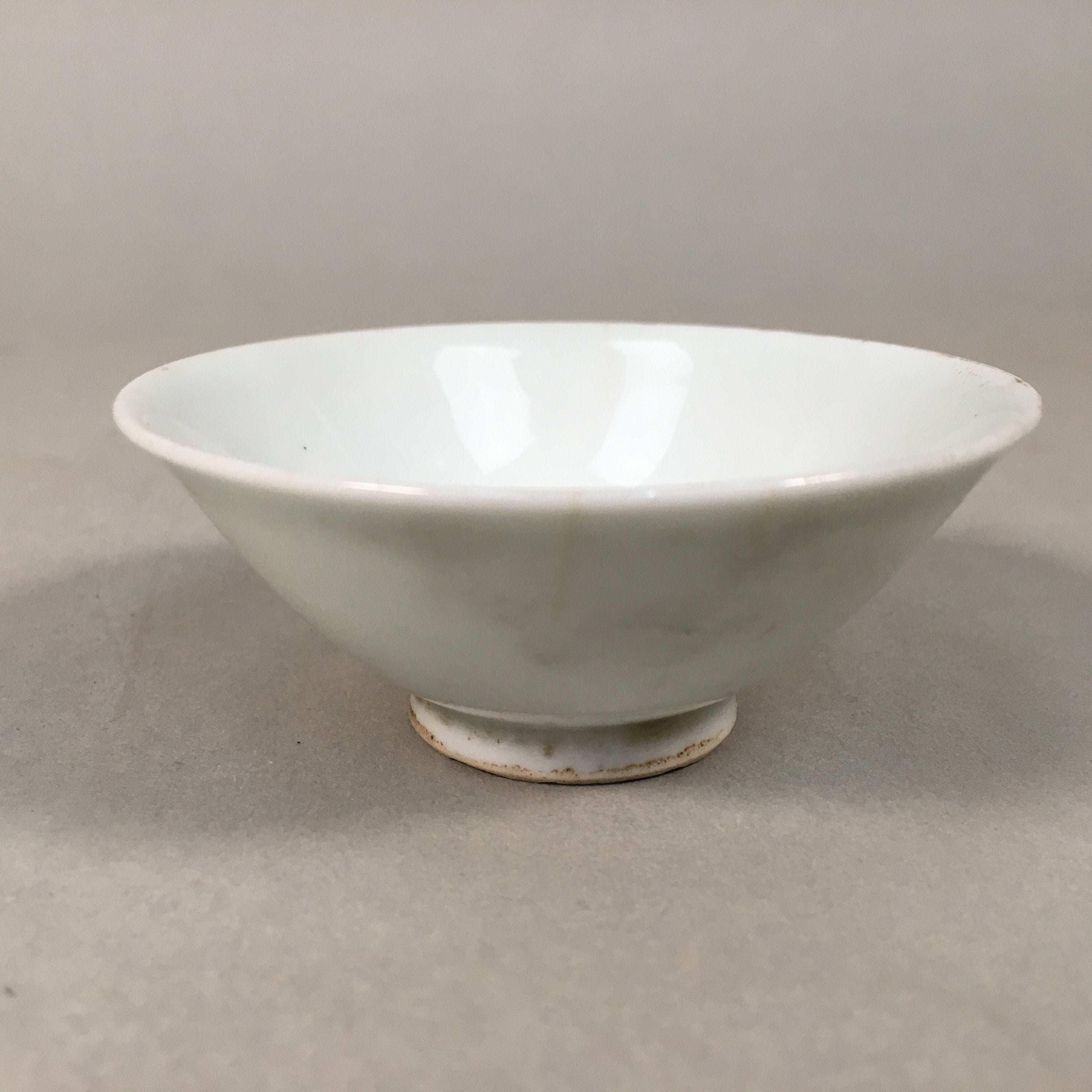 Japanese Porcelain Sake Cup Guinomi Sakazuki Vtg White Pine Needle GU872