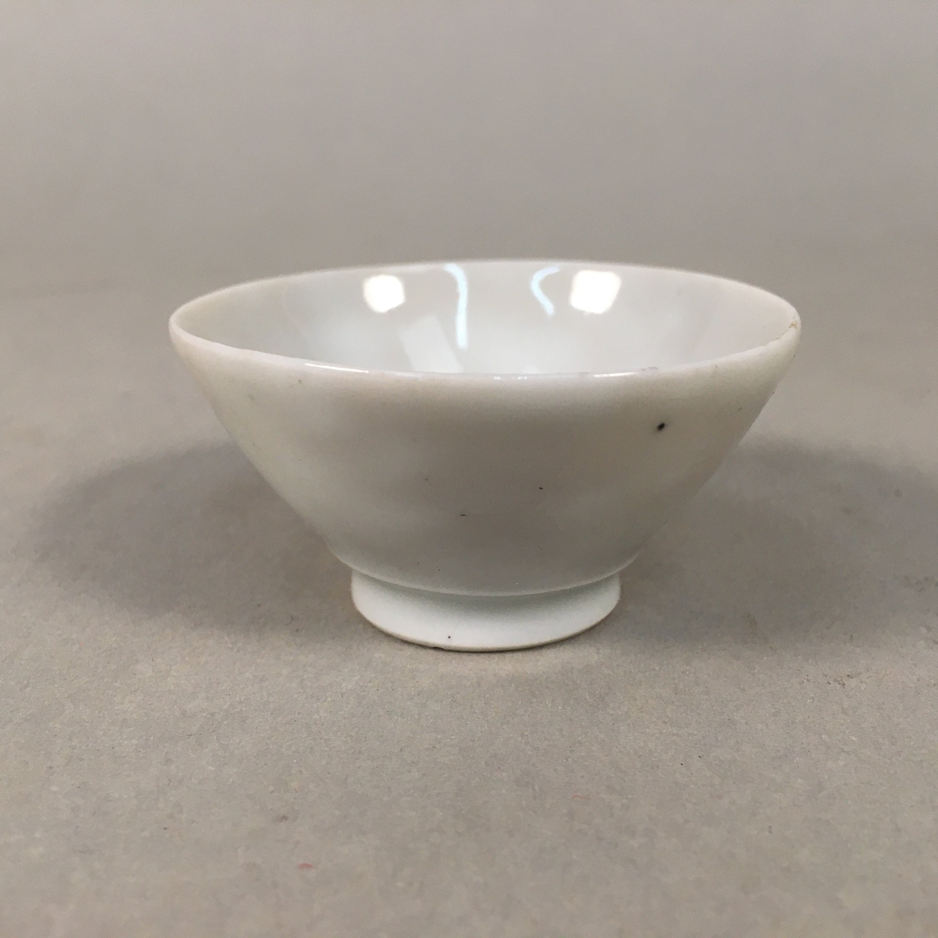 Japanese Porcelain Sake Cup Guinomi Sakazuki Vtg White Red Character GU875