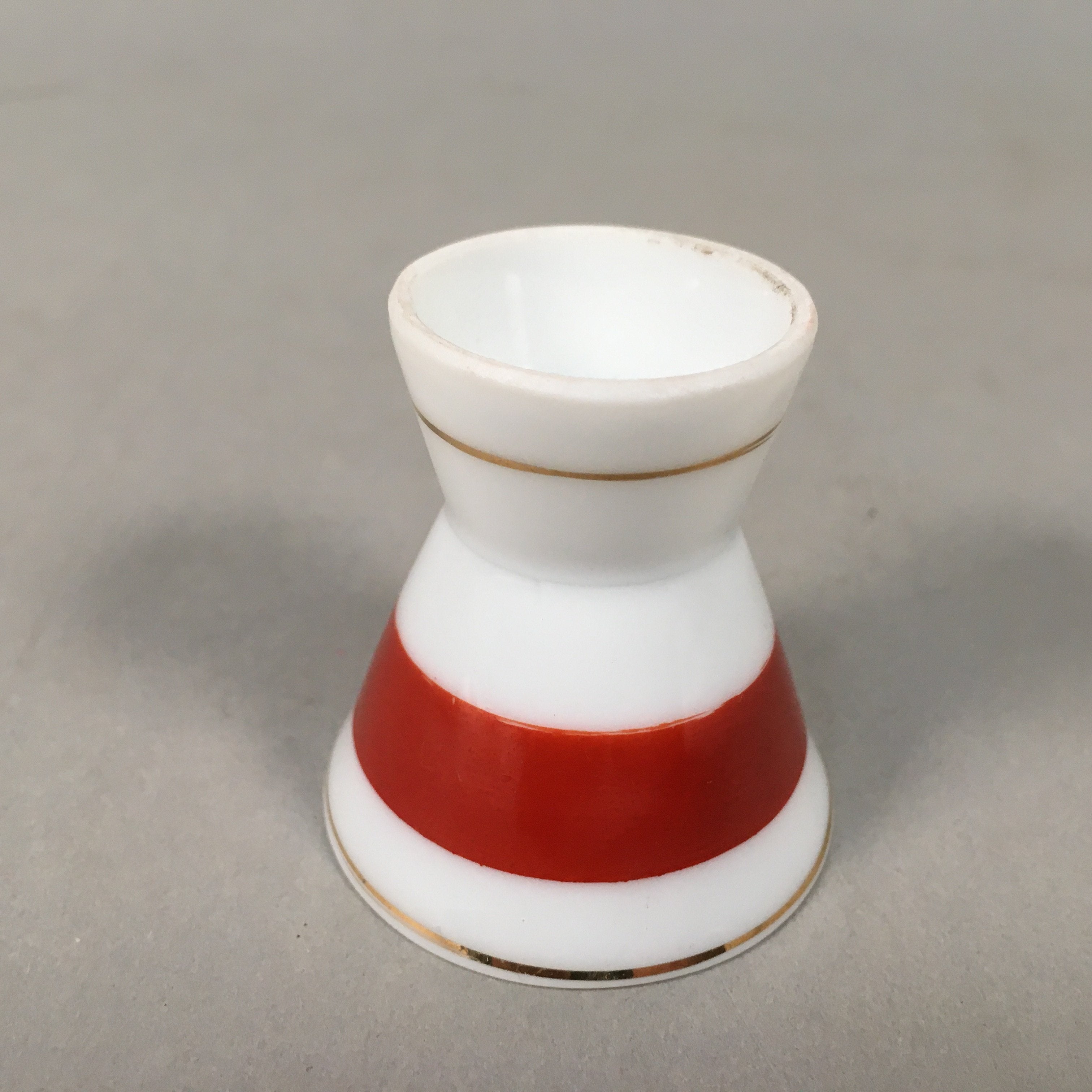 Japanese Porcelain Sake Cup Guinomi Sakazuki Vtg White Red Gold Line GU876