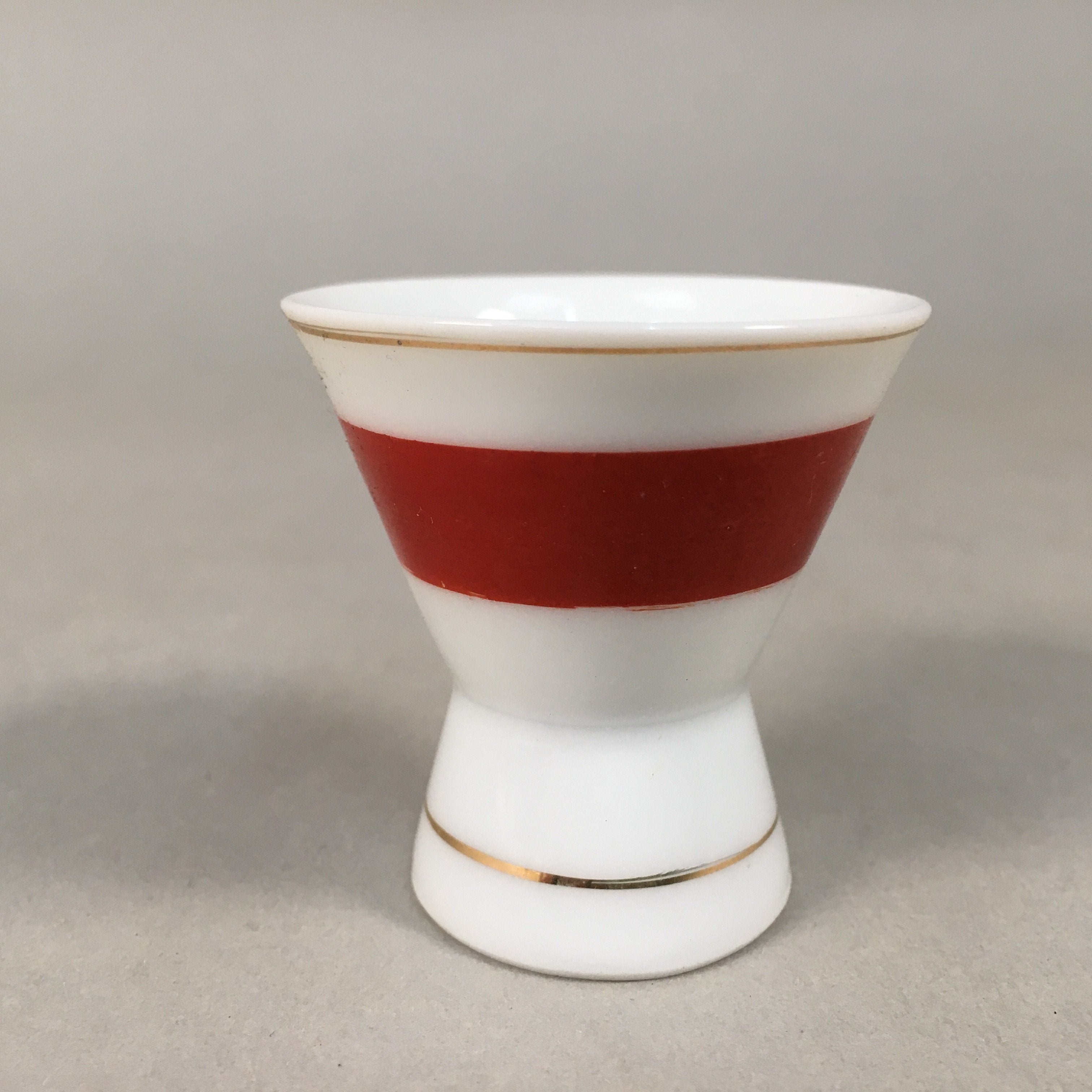 Japanese Porcelain Sake Cup Guinomi Sakazuki Vtg White Red Gold Line GU876