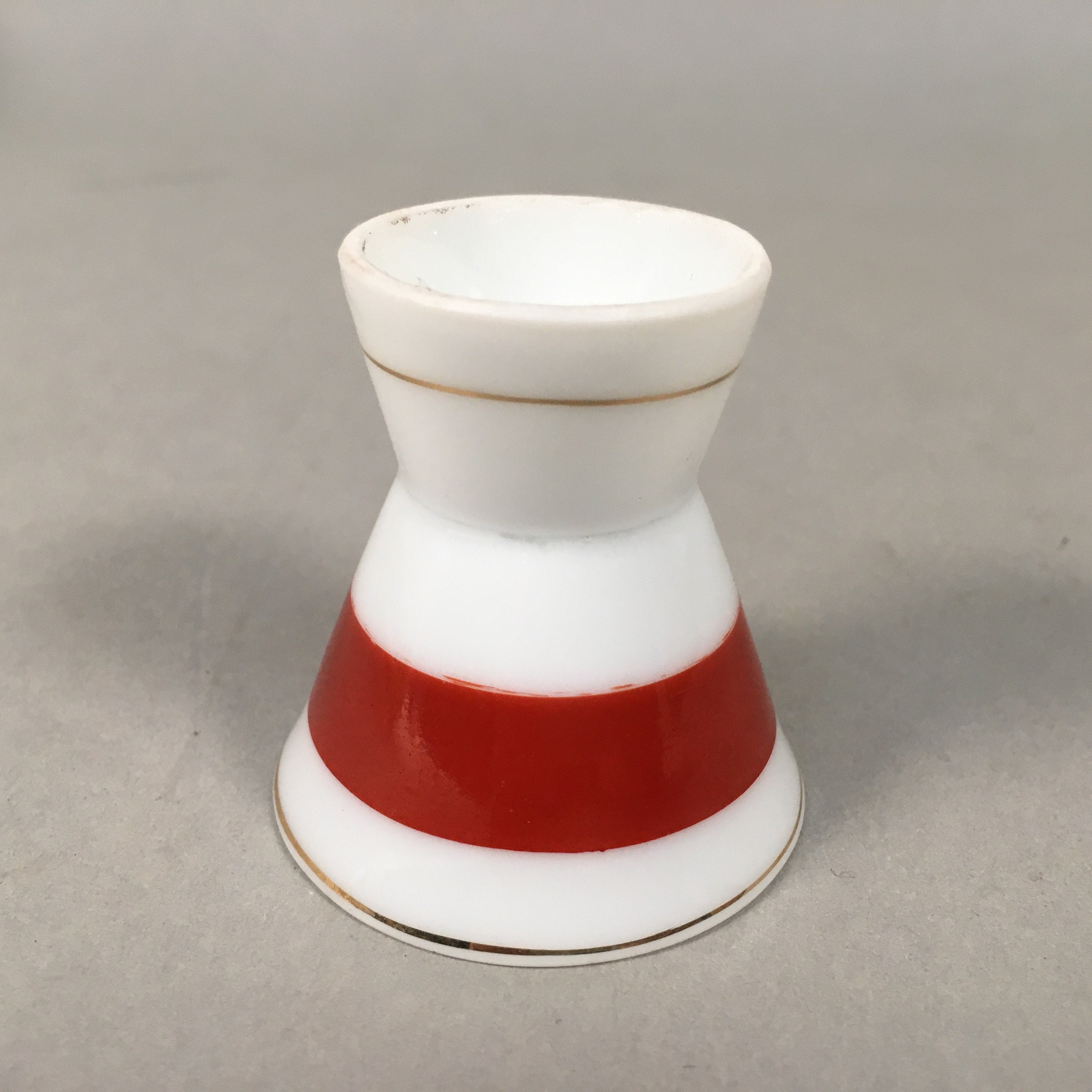 Japanese Porcelain Sake Cup Guinomi Sakazuki Vtg White Red Gold Line GU876