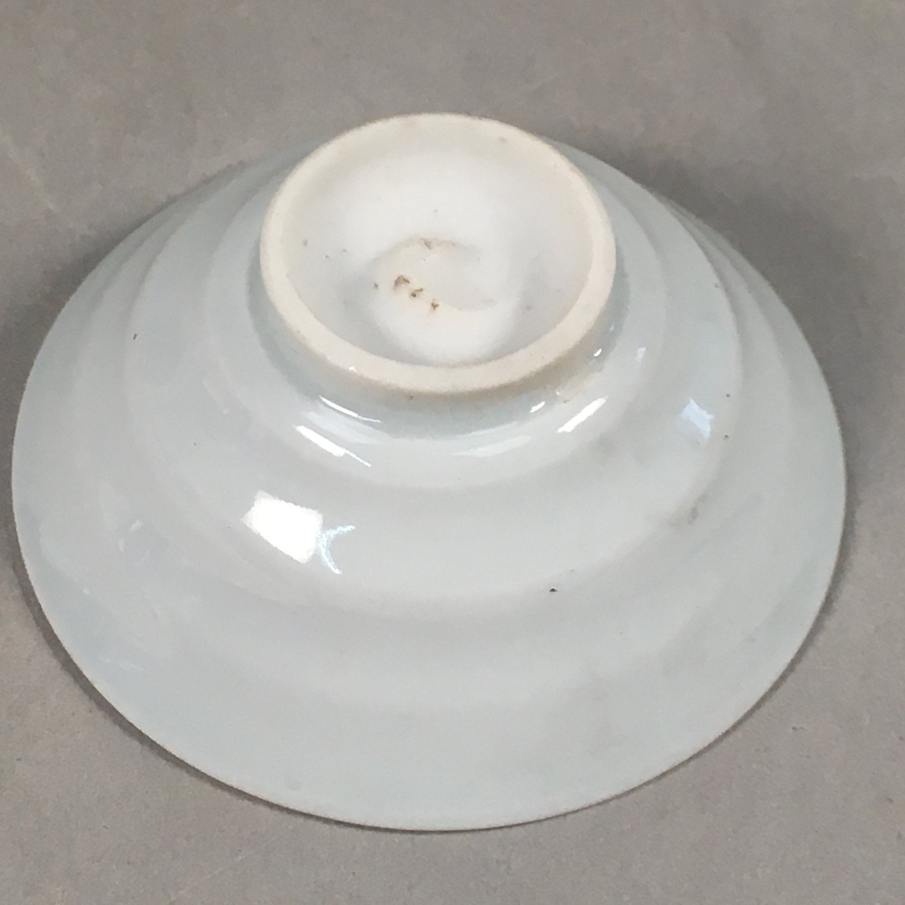 Japanese Porcelain Sake Cup Guinomi Sakazuki Vtg White Rokurome GU808