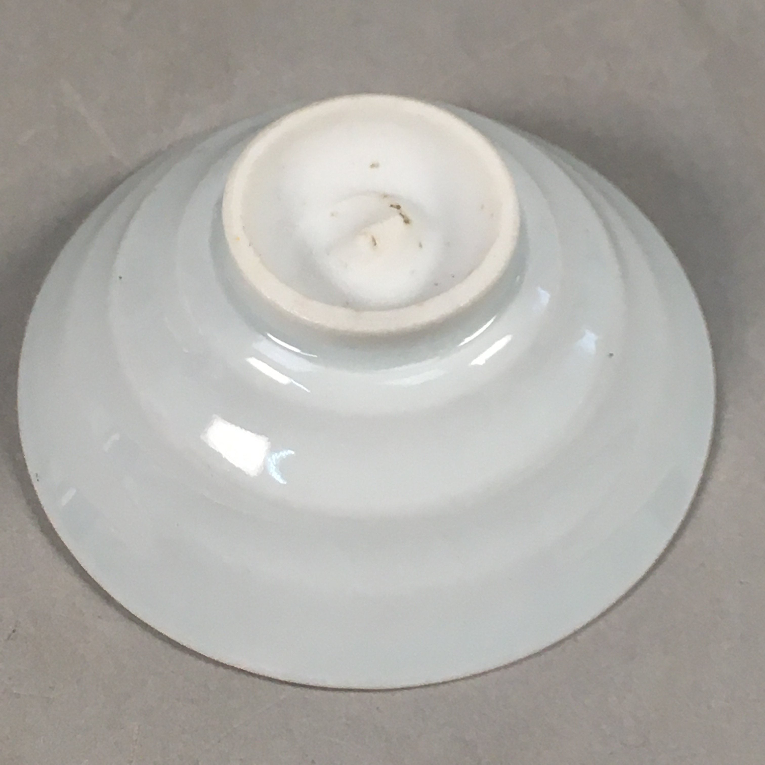Japanese Porcelain Sake Cup Guinomi Sakazuki Vtg White Rokurome GU808