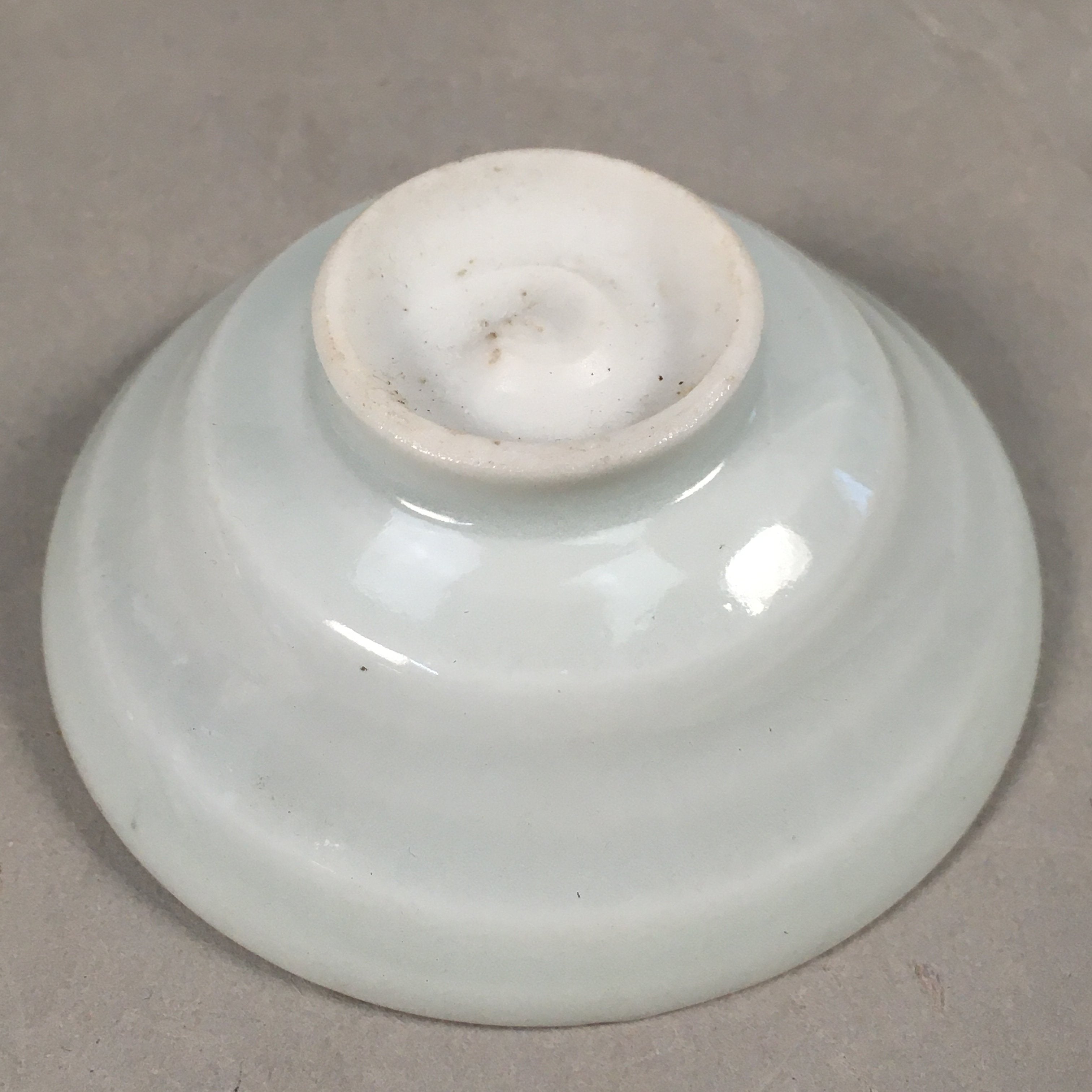 Japanese Porcelain Sake Cup Guinomi Sakazuki Vtg White Rokurome GU809