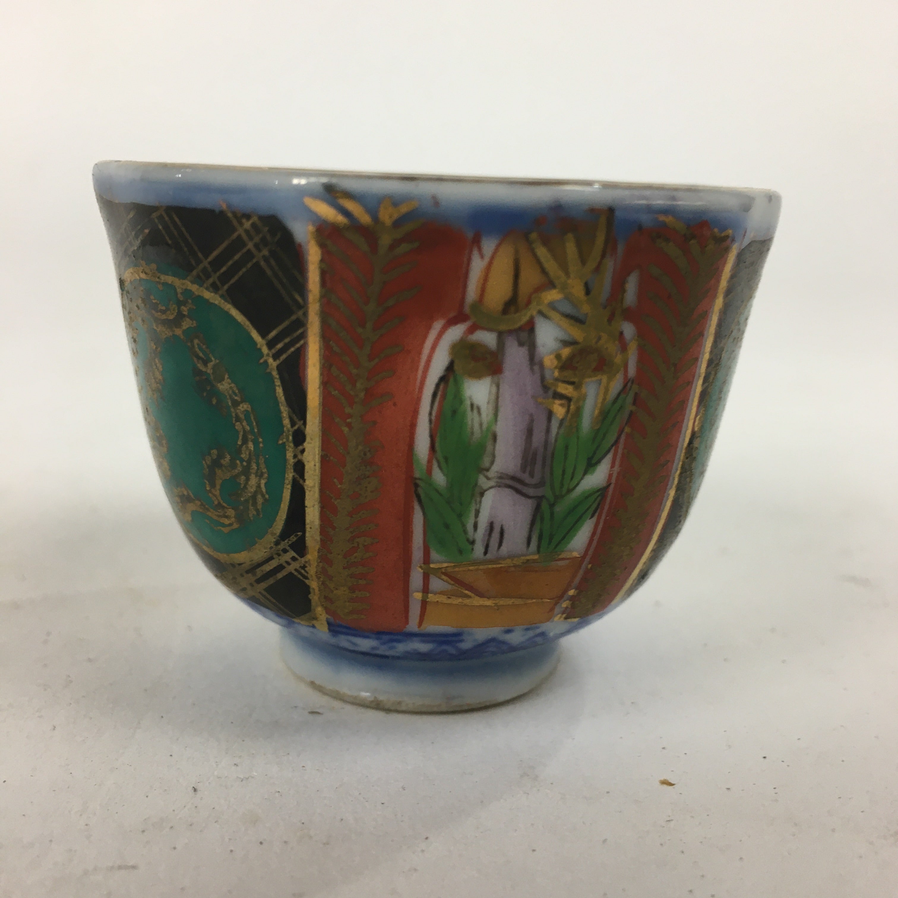 Japanese Porcelain Sake Cup Kutani Ware Vtg Guinomi Ochoko Colorful GU989