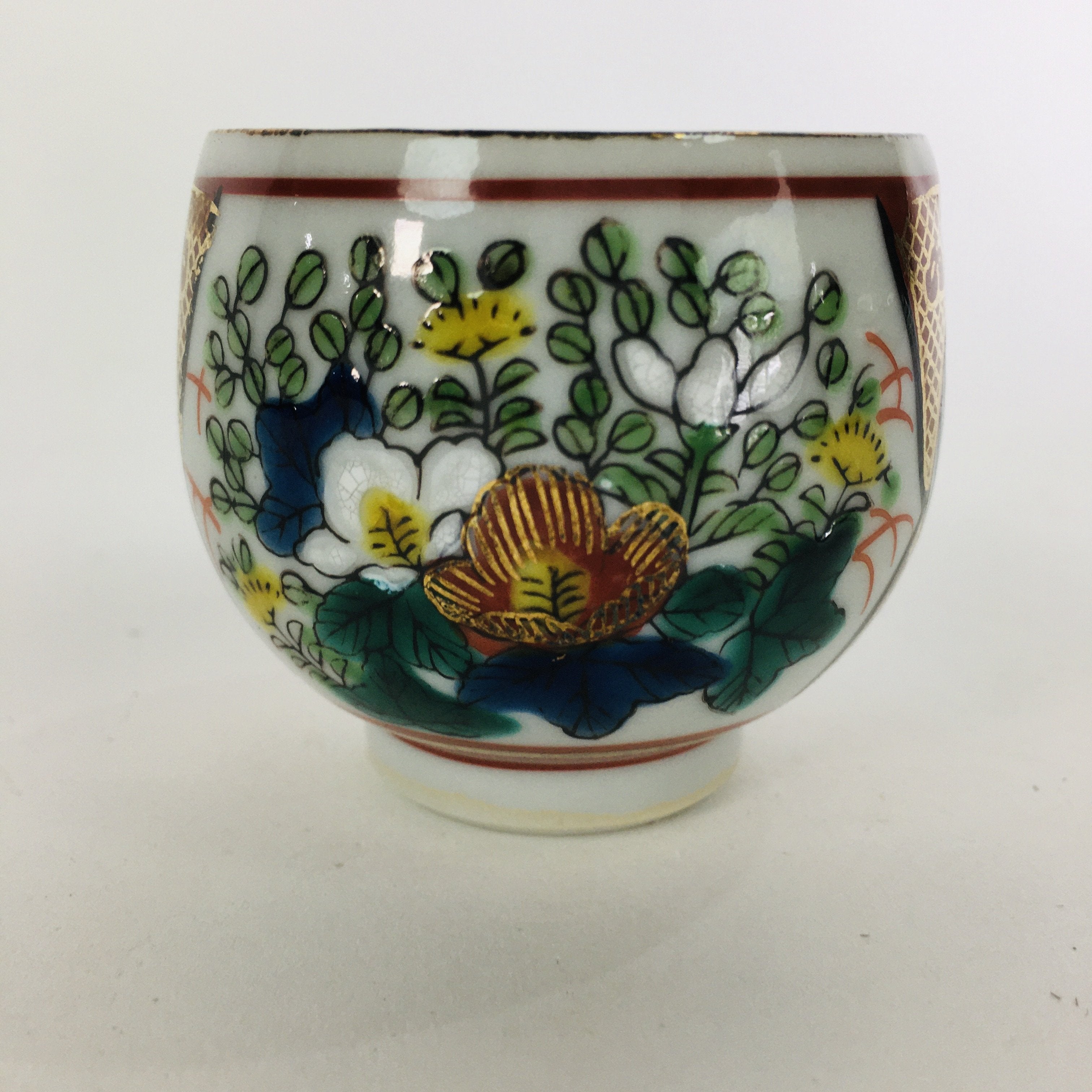 Japanese Porcelain Sake Cup Kutani ware Vtg Guinomi Ochoko Colorful Design GU885