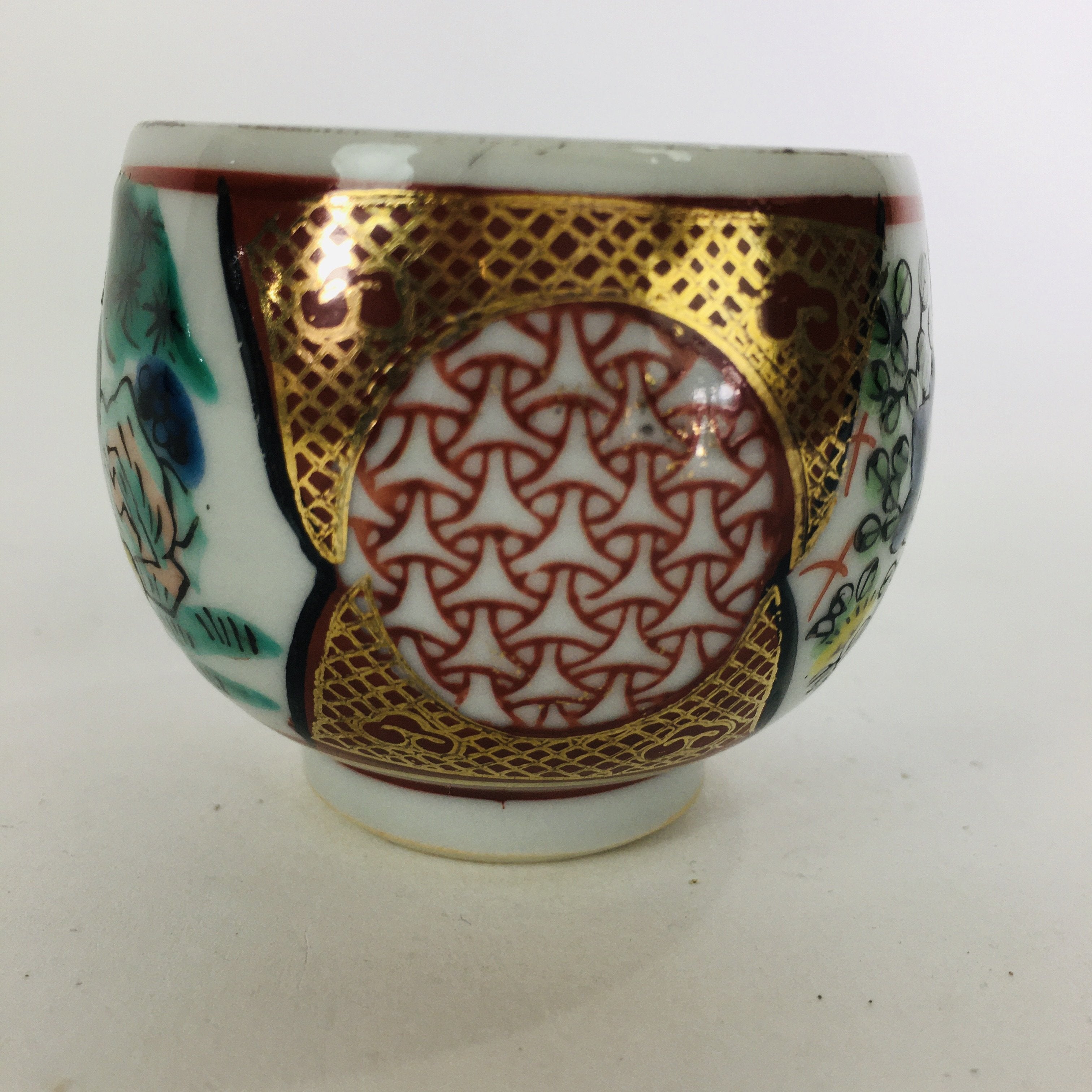 Japanese Porcelain Sake Cup Kutani ware Vtg Guinomi Ochoko Colorful Design GU887