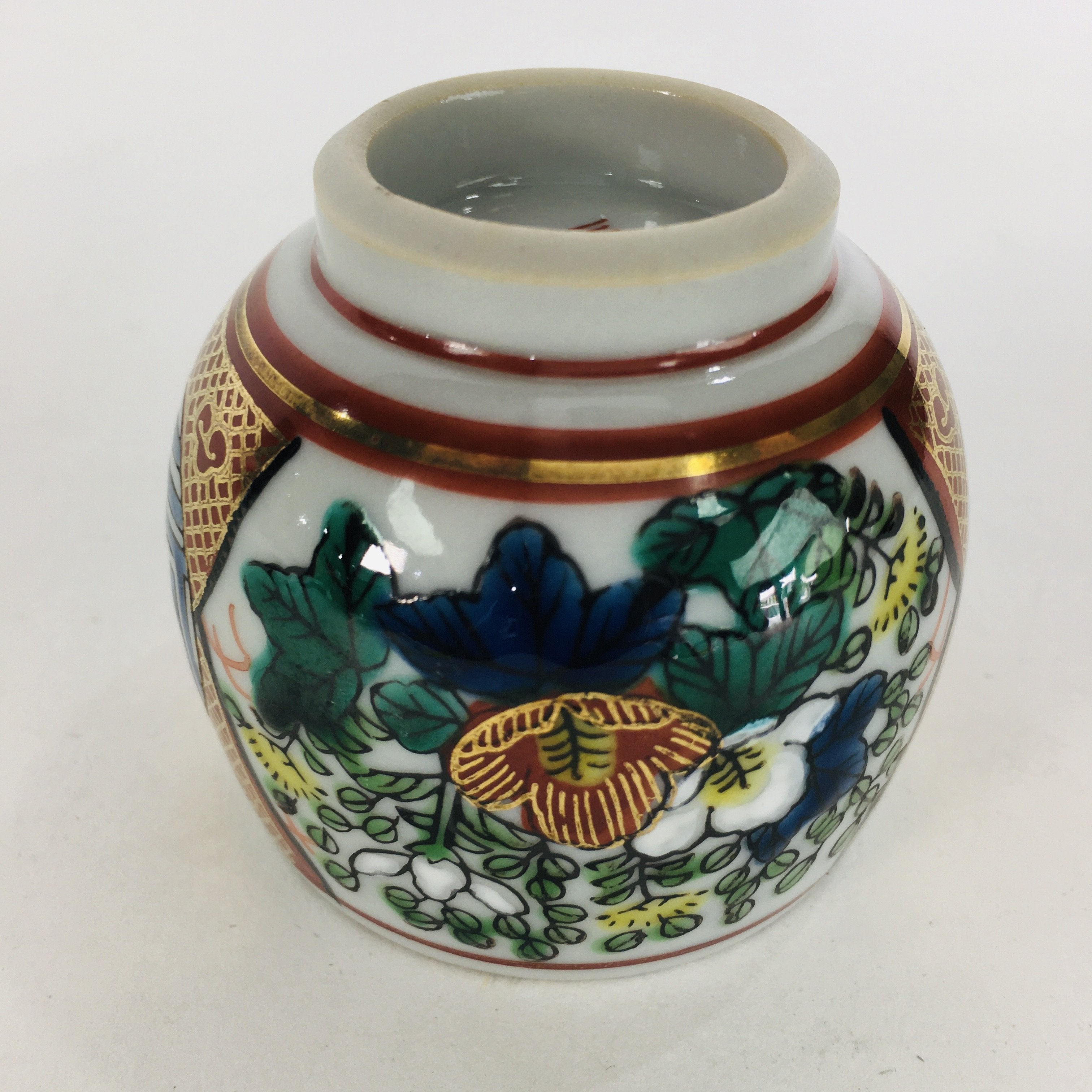 Japanese Porcelain Sake Cup Kutani ware Vtg Guinomi Ochoko Colorful Design GU888