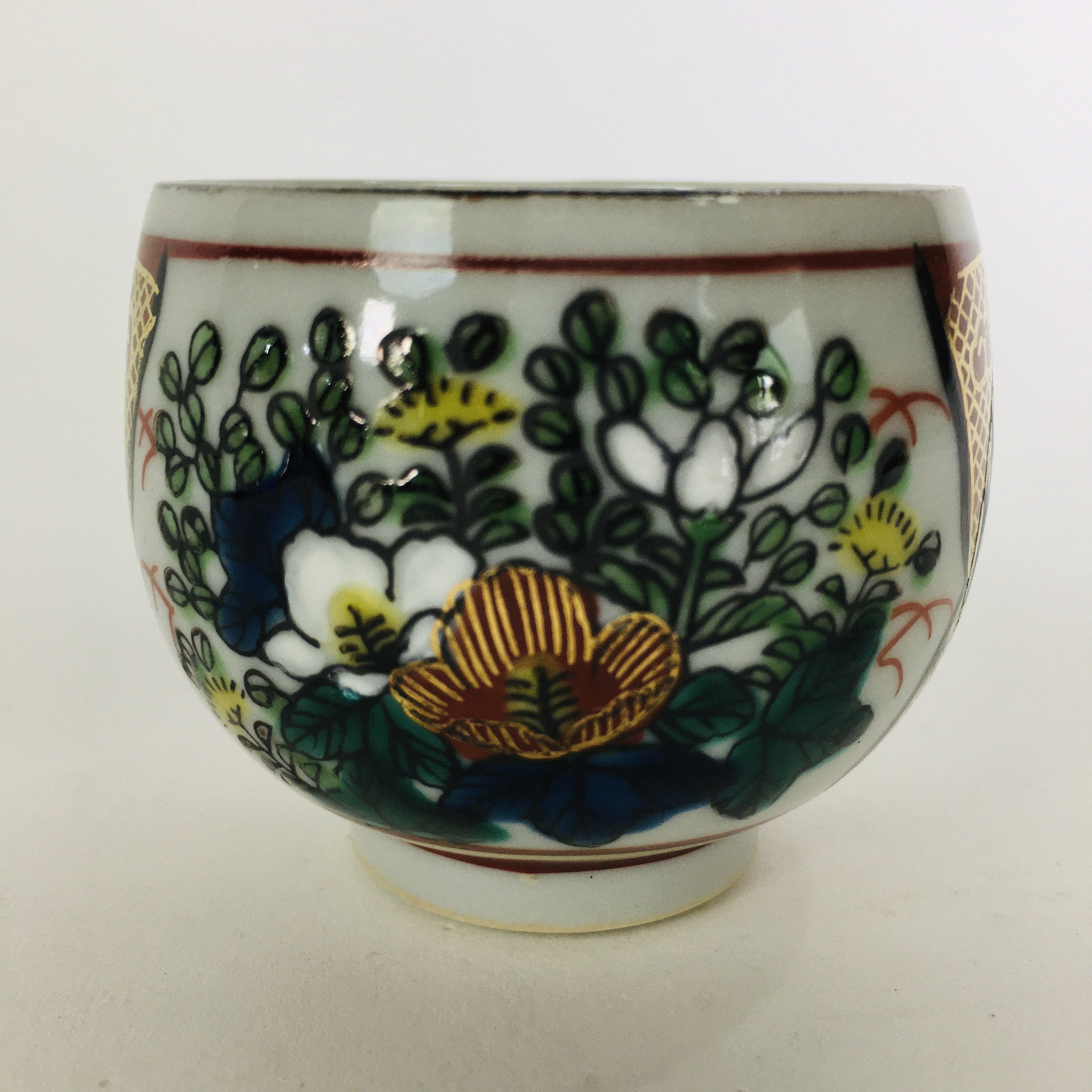Japanese Porcelain Sake Cup Kutani ware Vtg Guinomi Ochoko Colorful Design GU890
