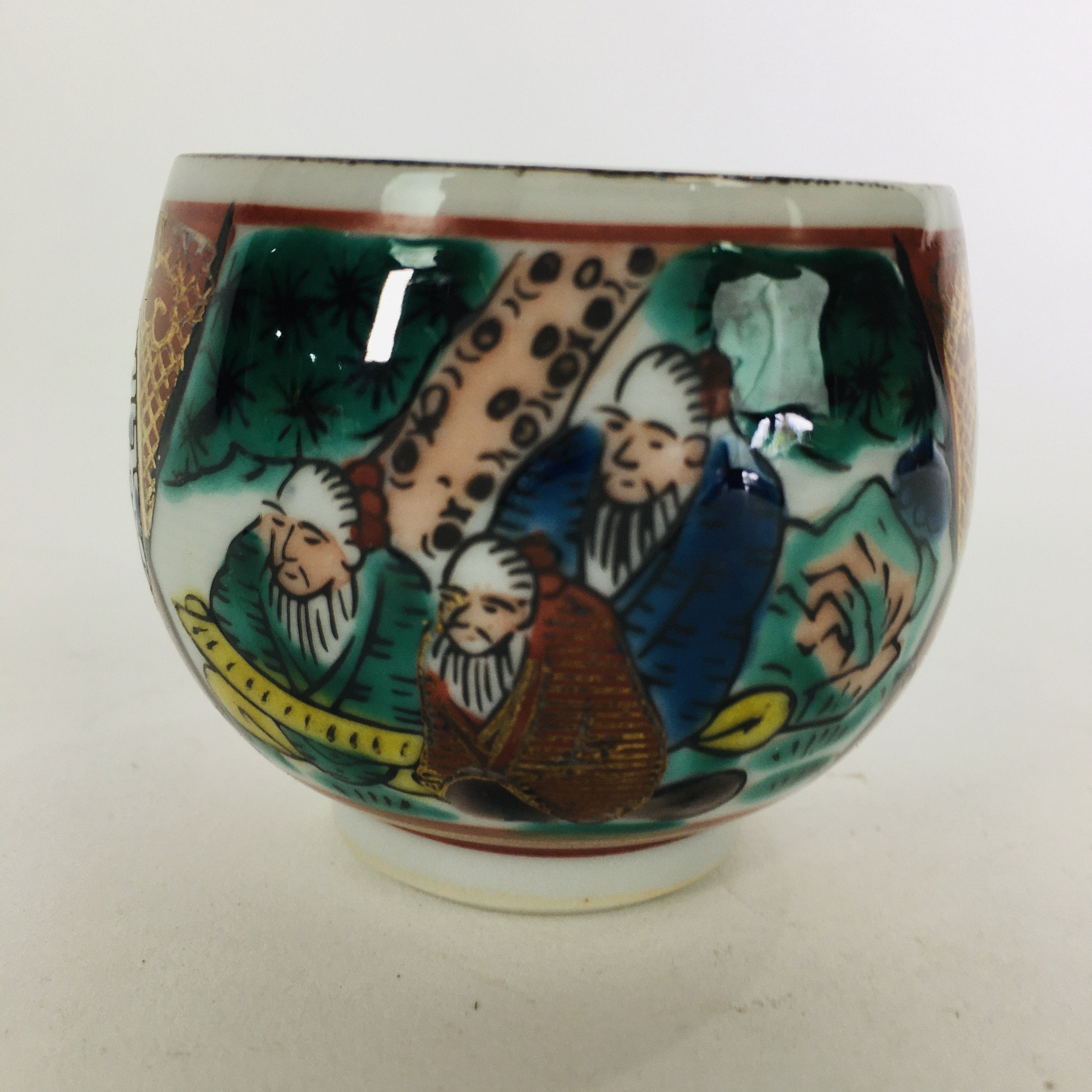 Japanese Porcelain Sake Cup Kutani ware Vtg Guinomi Ochoko Colorful Design GU891