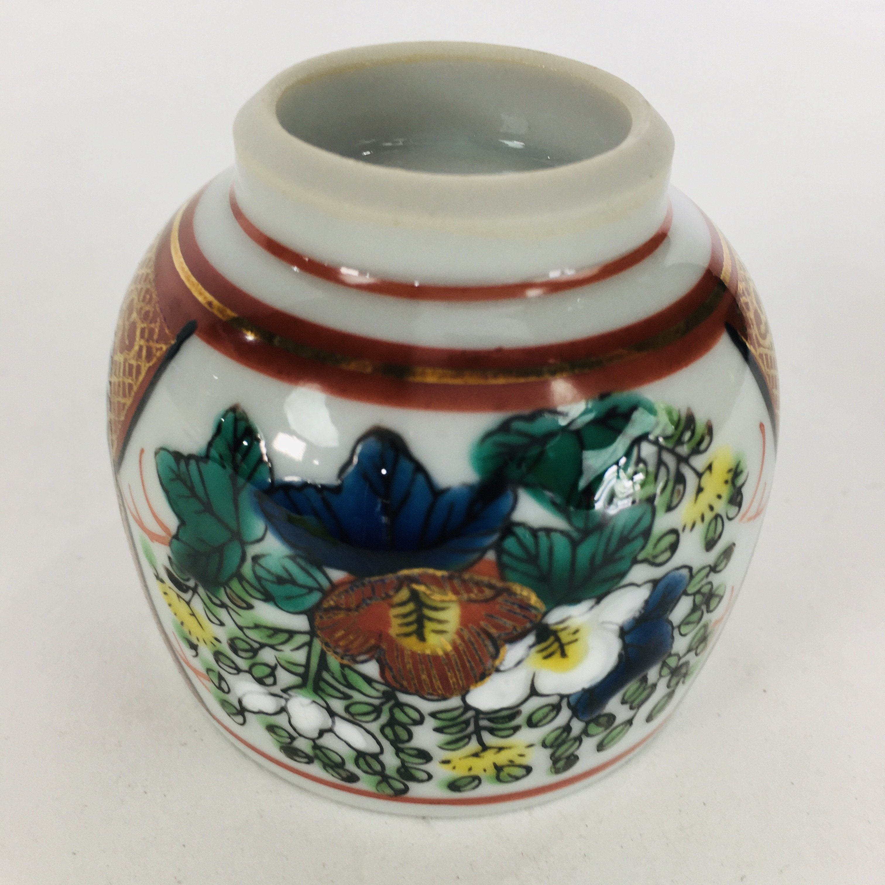 Japanese Porcelain Sake Cup Kutani ware Vtg Guinomi Ochoko Colorful Design GU892