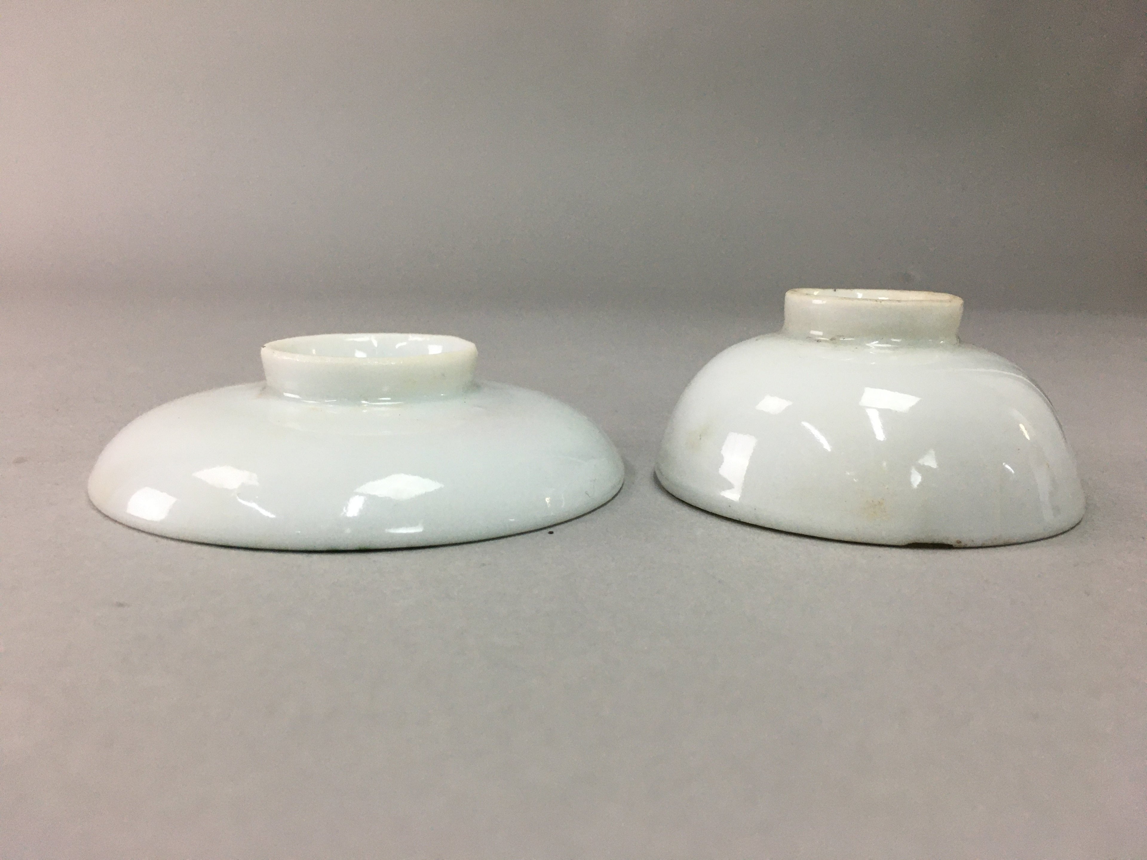 Japanese Porcelain Sake Cup Saucer Set Vtg Guinomi Sakazuki White Floral PP51