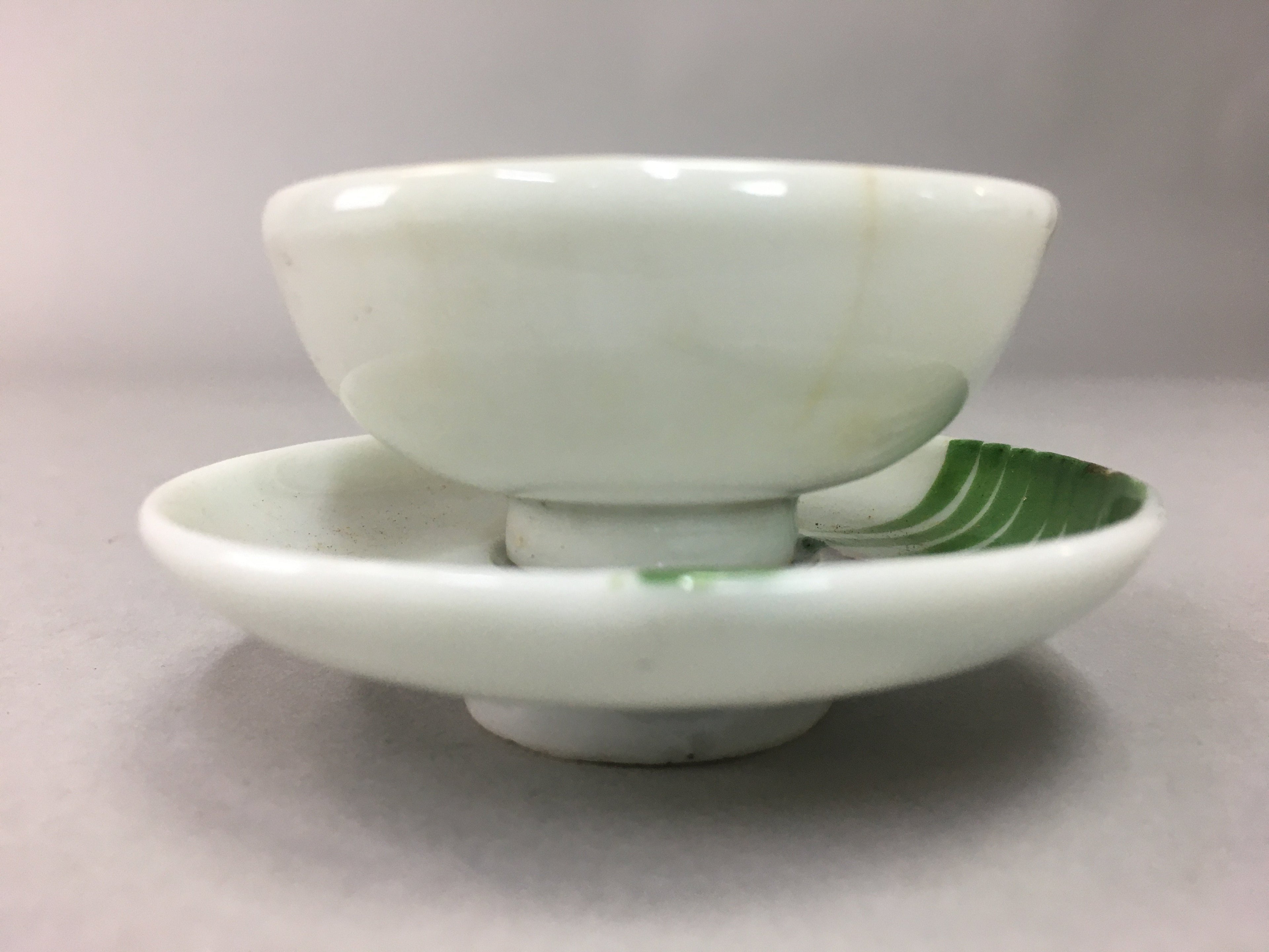 Japanese Porcelain Sake Cup Saucer Set Vtg Guinomi Sakazuki White Floral PP51