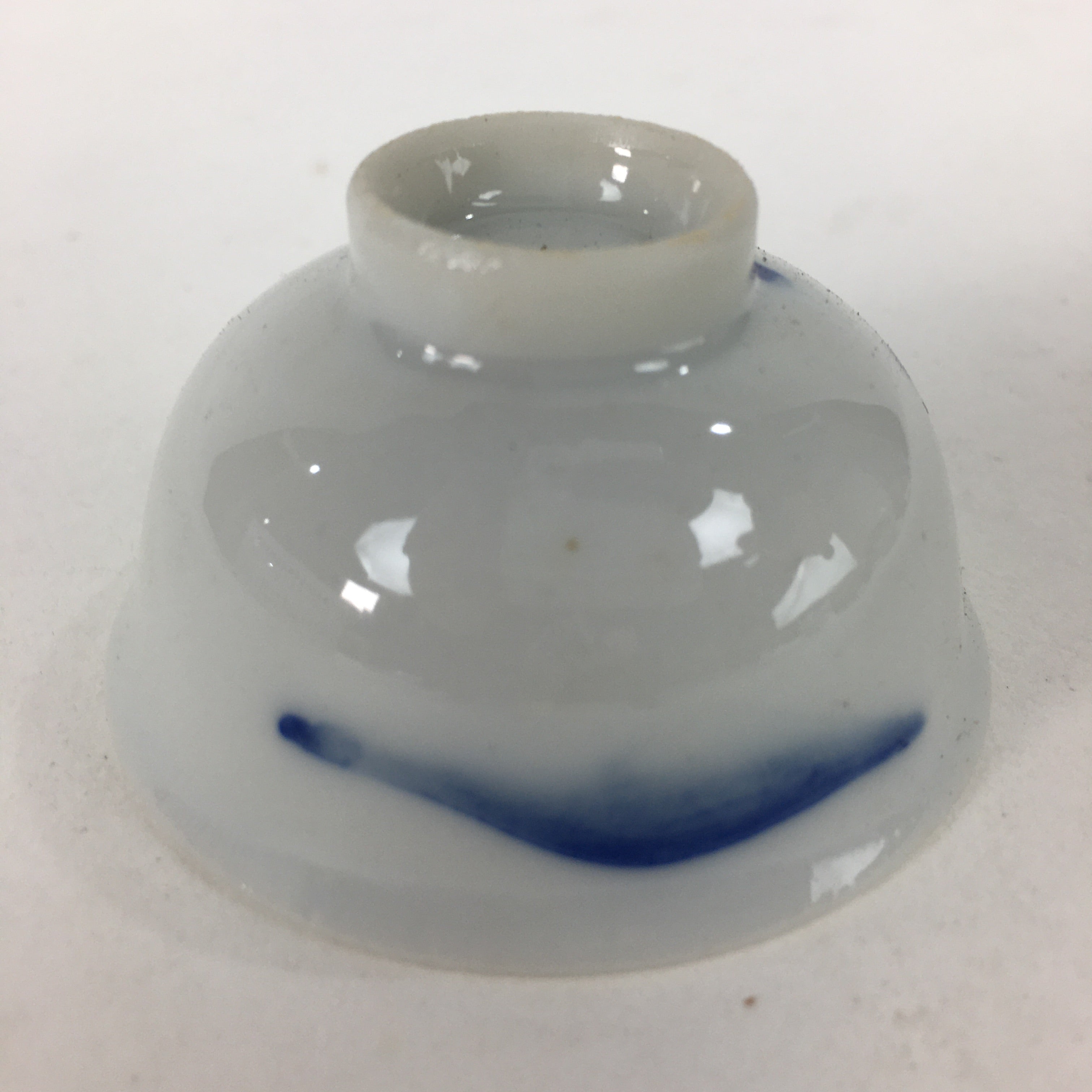 Japanese Porcelain Sake Cup Vtg Blue Design White Guinomi Ochoko G28