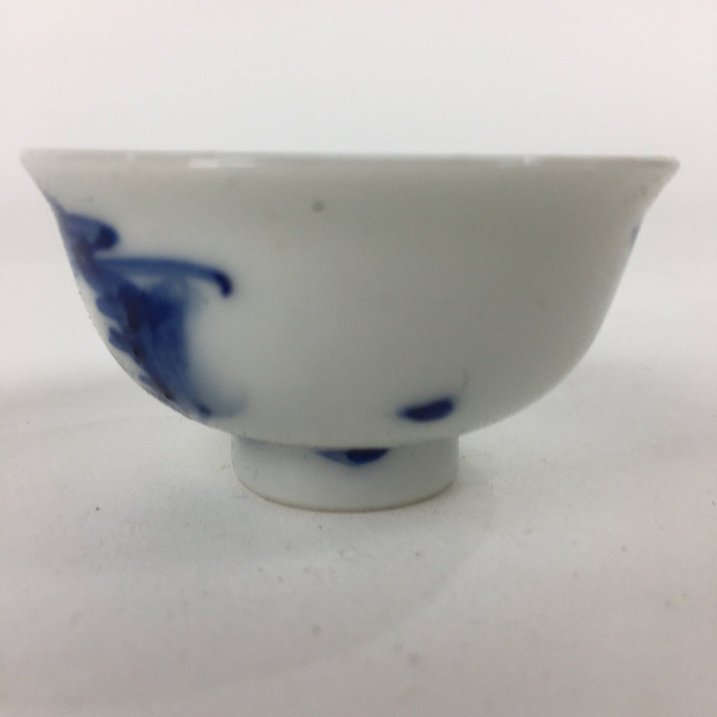 Japanese Porcelain Sake Cup Vtg Blue Design White Guinomi Ochoko G28
