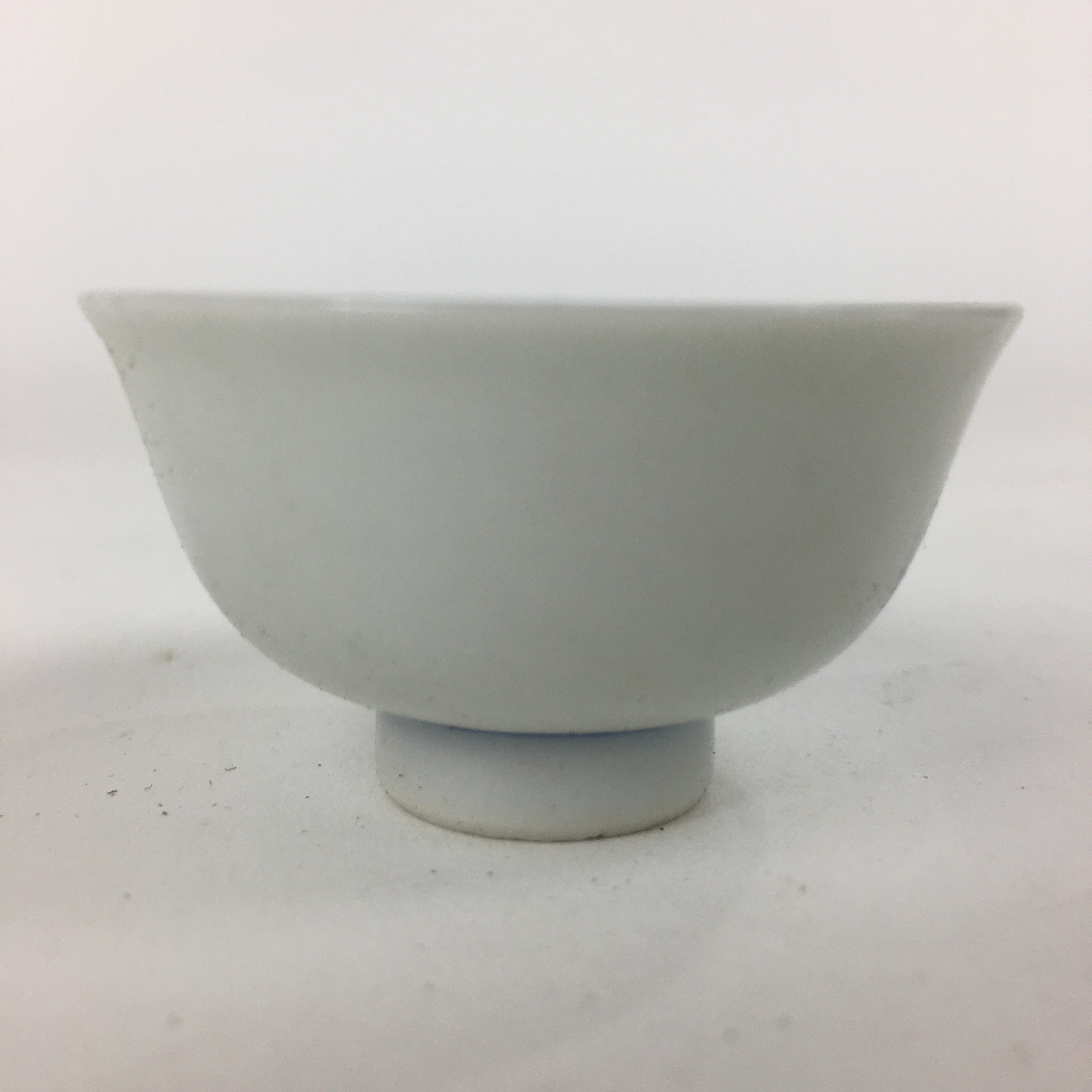 Japanese Porcelain Sake Cup Vtg Blue Pine Tree Design Guinomi Ochoko G24