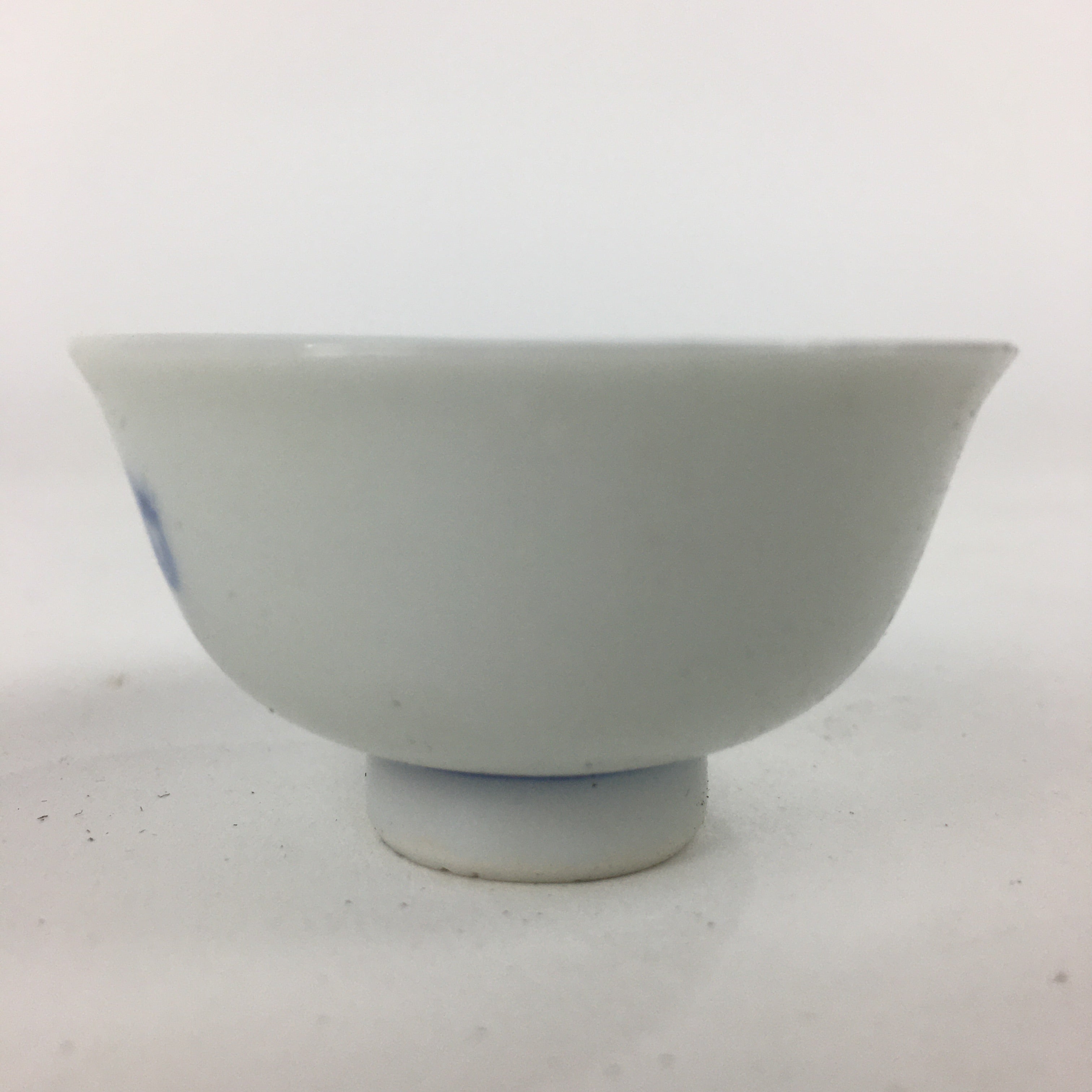 Japanese Porcelain Sake Cup Vtg Blue Pine Tree Design Guinomi Ochoko G24