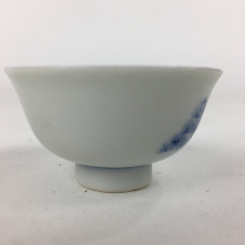 Japanese Porcelain Sake Cup Vtg Blue Pine Tree Design Guinomi Ochoko G37