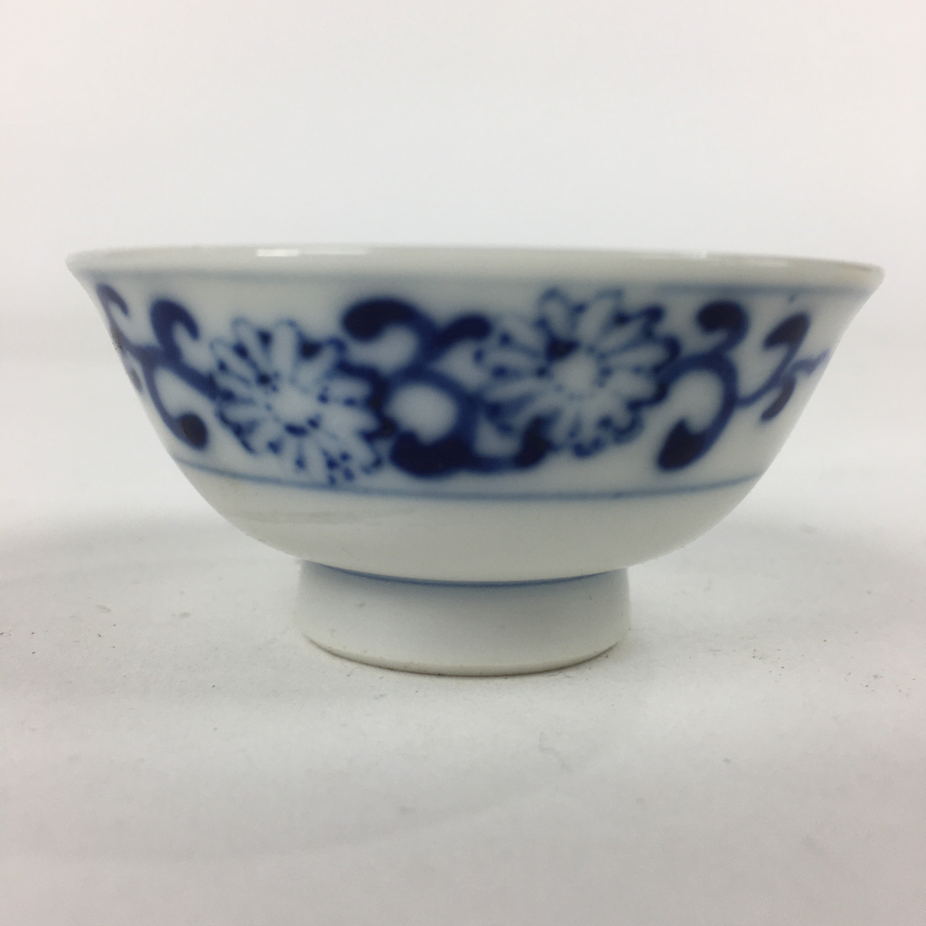 Japanese Porcelain Sake Cup Vtg Blue Sometsuke Design Guinomi Ochoko G17