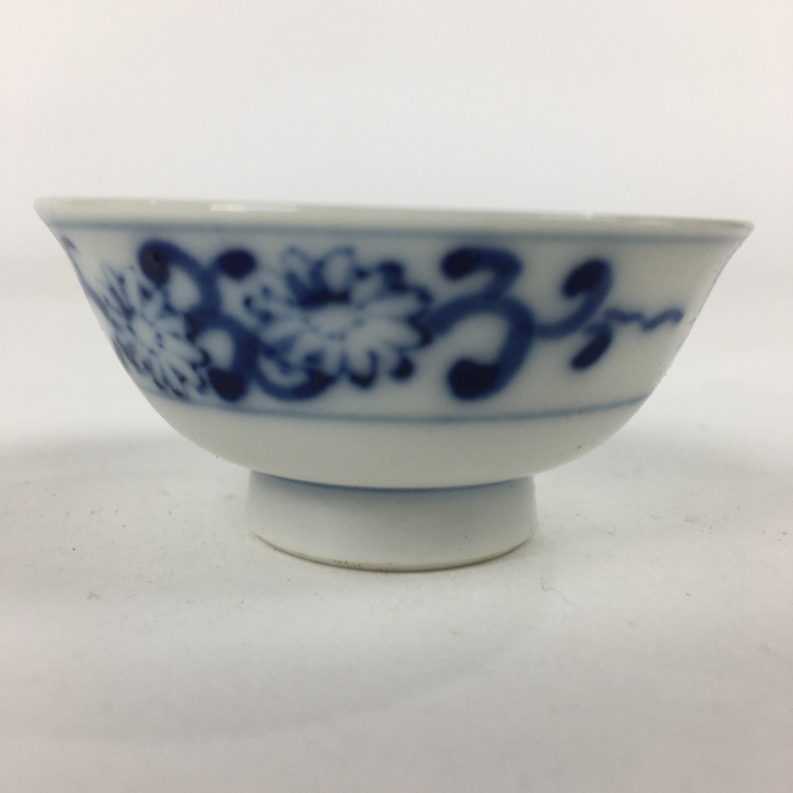 Japanese Porcelain Sake Cup Vtg Blue Sometsuke Design Guinomi Ochoko G17