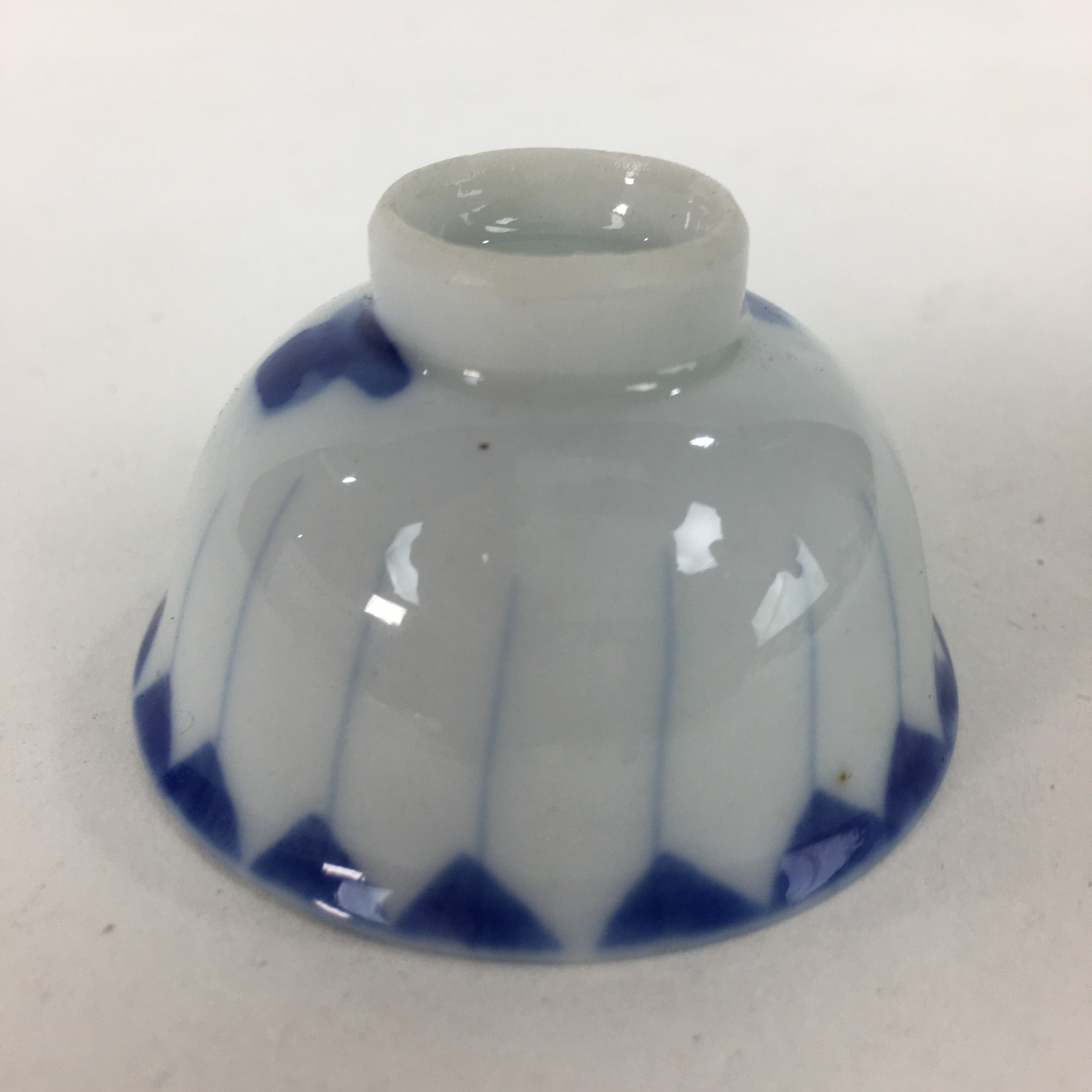 Japanese Porcelain Sake Cup Vtg Blue Sometsuke White Guinomi Ochoko G29