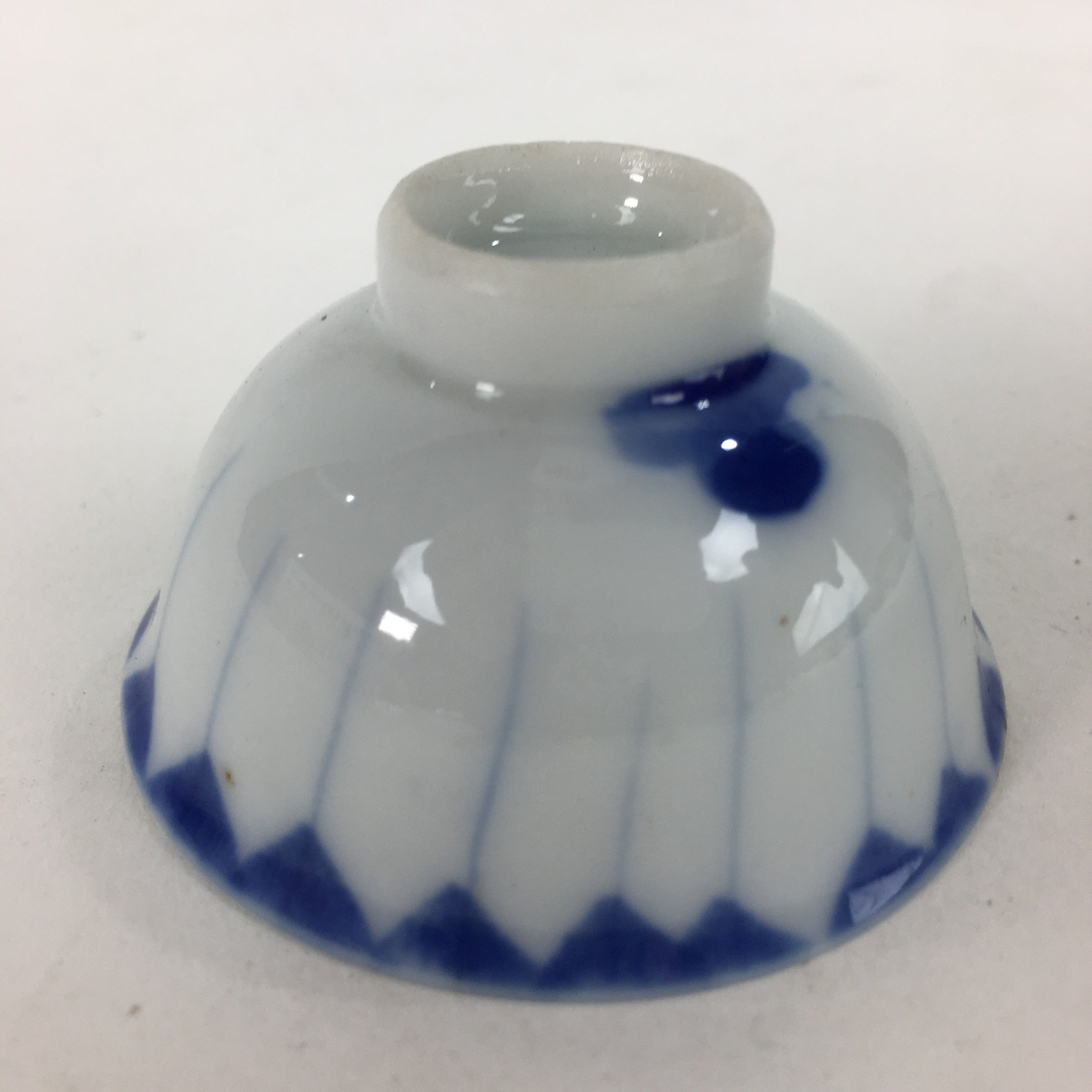 Japanese Porcelain Sake Cup Vtg Blue Sometsuke White Guinomi Ochoko G29