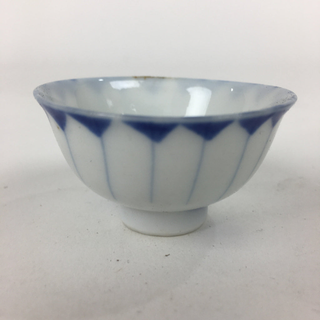 Japanese Porcelain Sake Cup Vtg Blue Sometsuke White Guinomi Ochoko G29